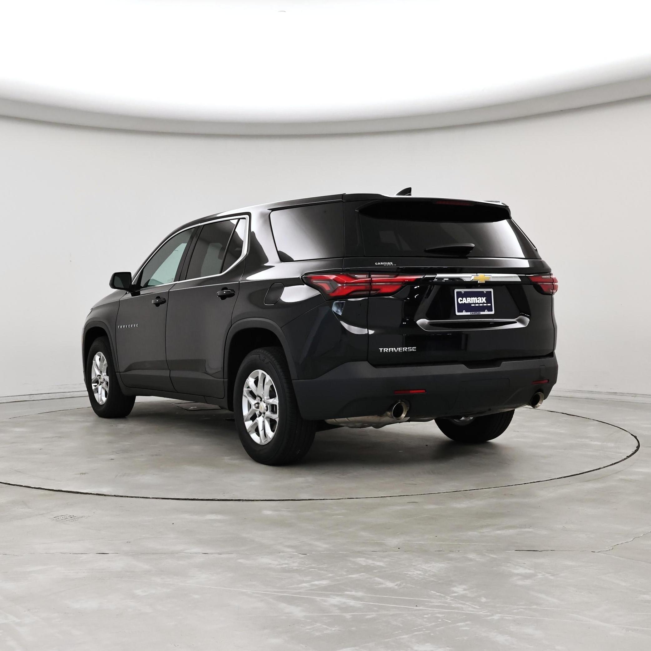 Thumbnail: 2023 Chevrolet Traverse - 2