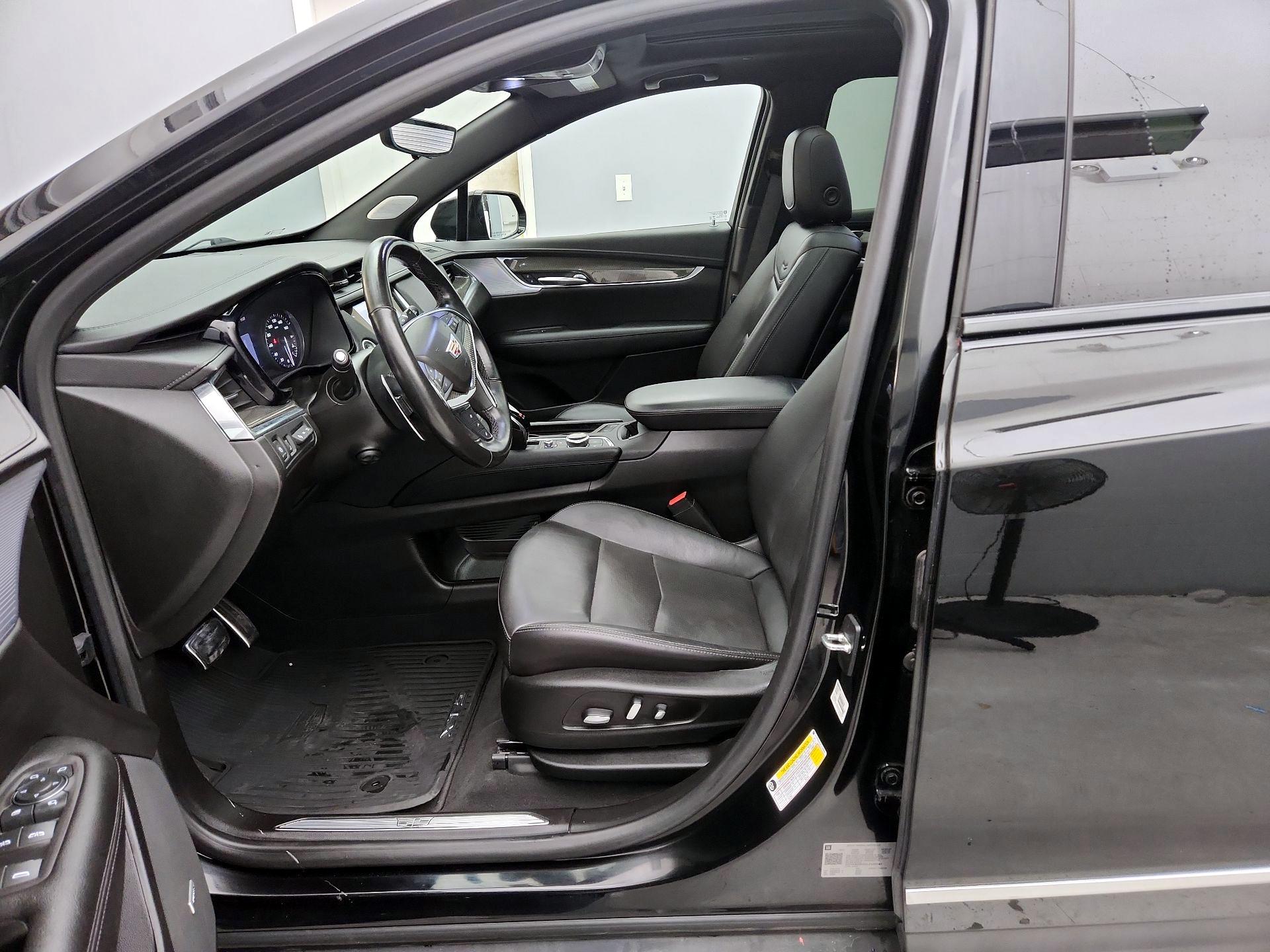 Thumbnail: 2020 Cadillac XT5 - 11