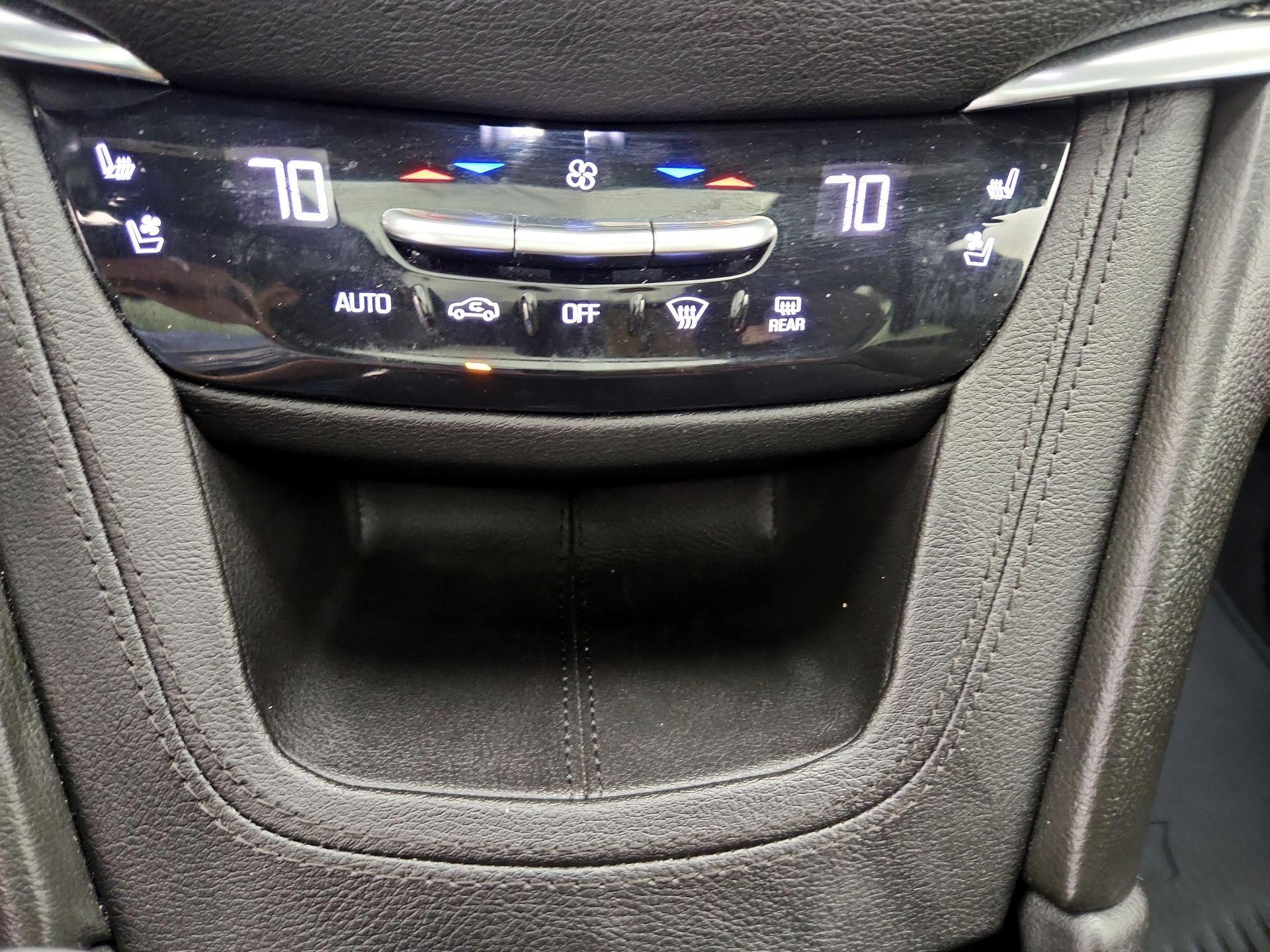 Thumbnail: 2020 Cadillac XT5 - 17