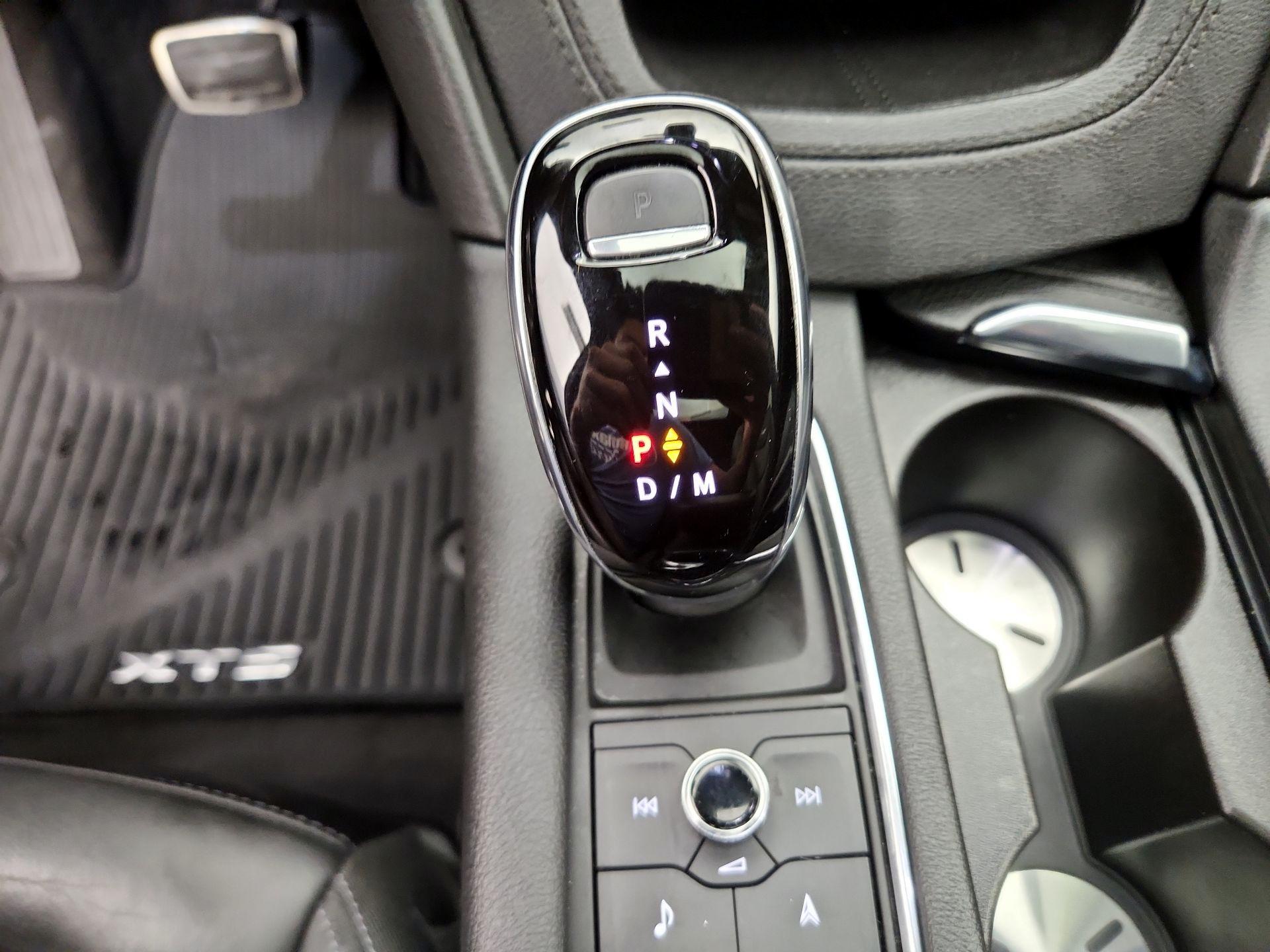 Thumbnail: 2020 Cadillac XT5 - 18