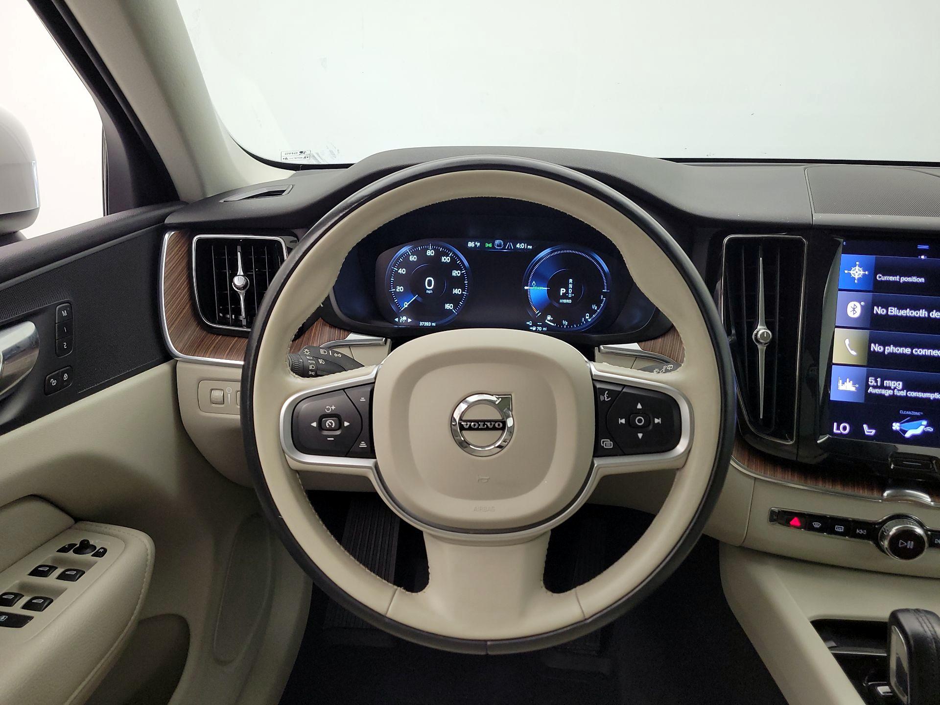 Thumbnail: 2021 Volvo XC60 - 10
