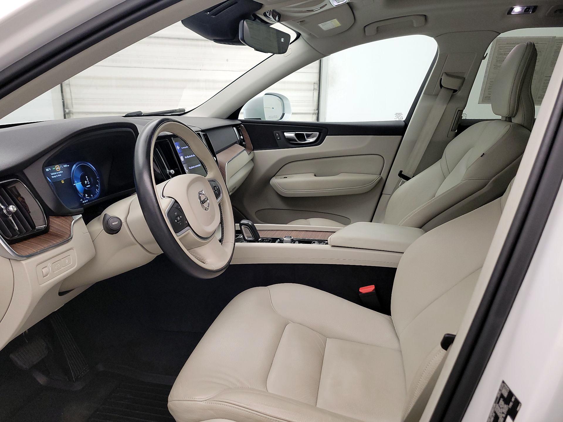 Thumbnail: 2021 Volvo XC60 - 11