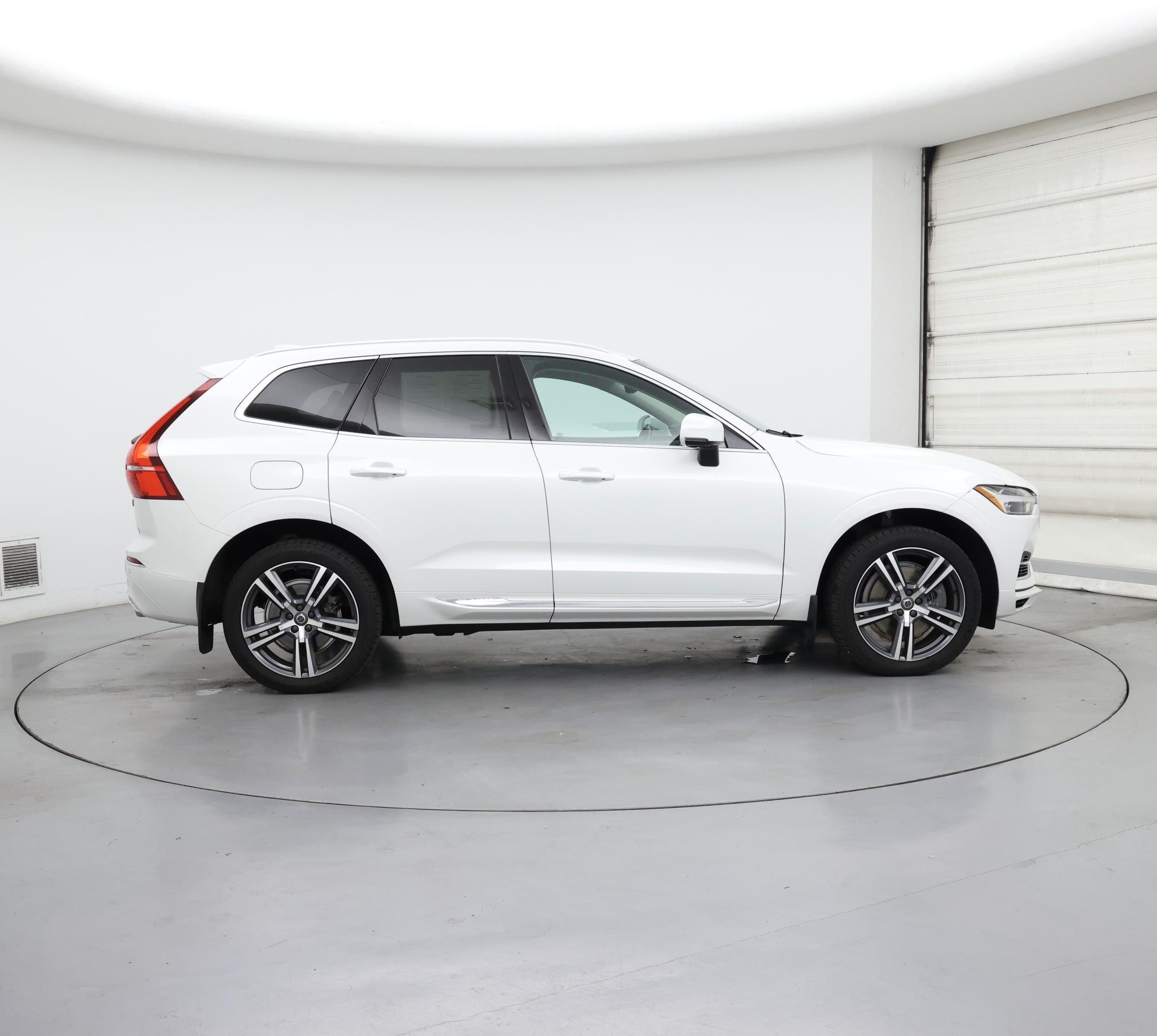 Thumbnail: 2021 Volvo XC60 - 7