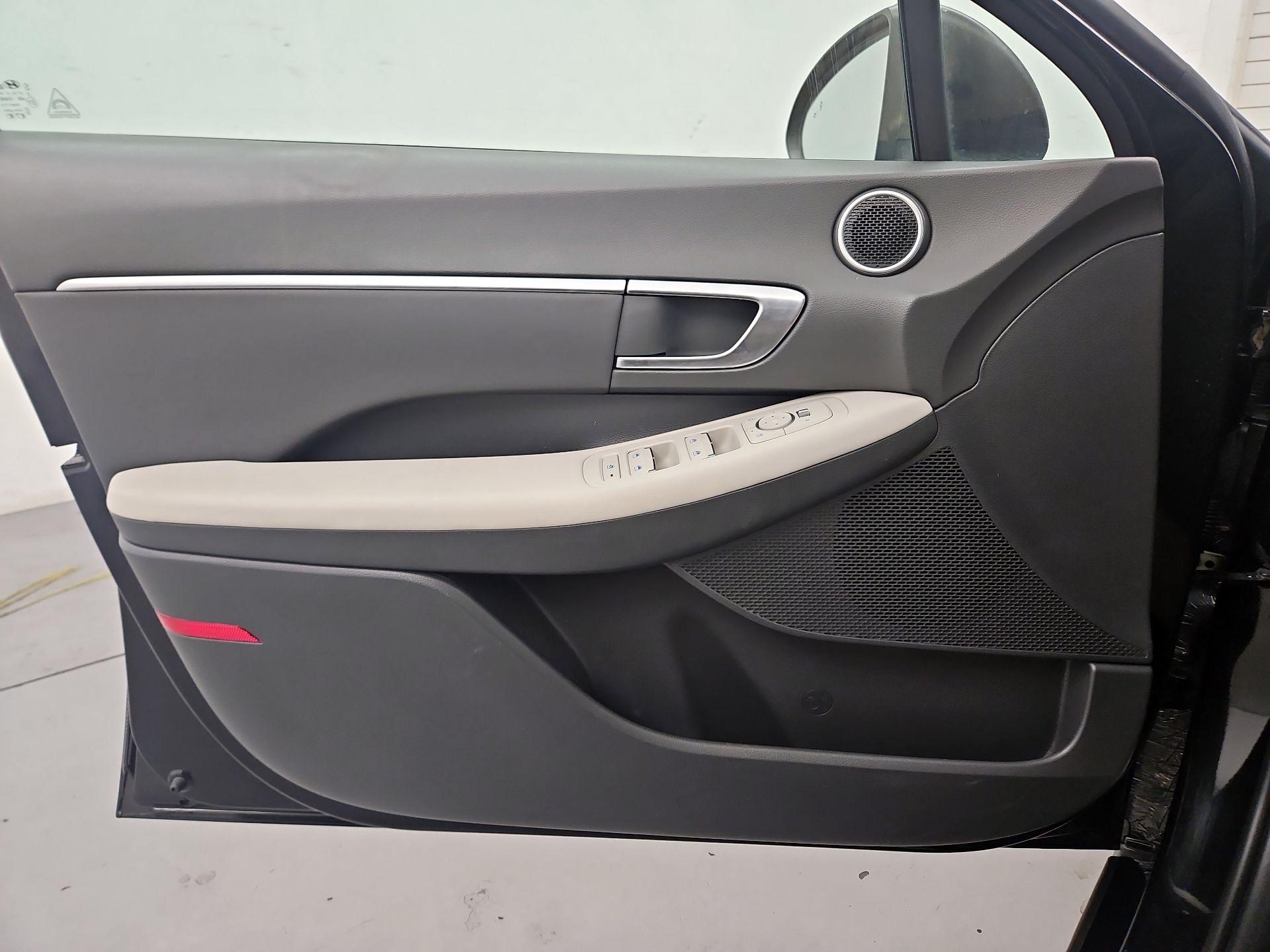 Thumbnail: 2023 Hyundai Sonata - 12