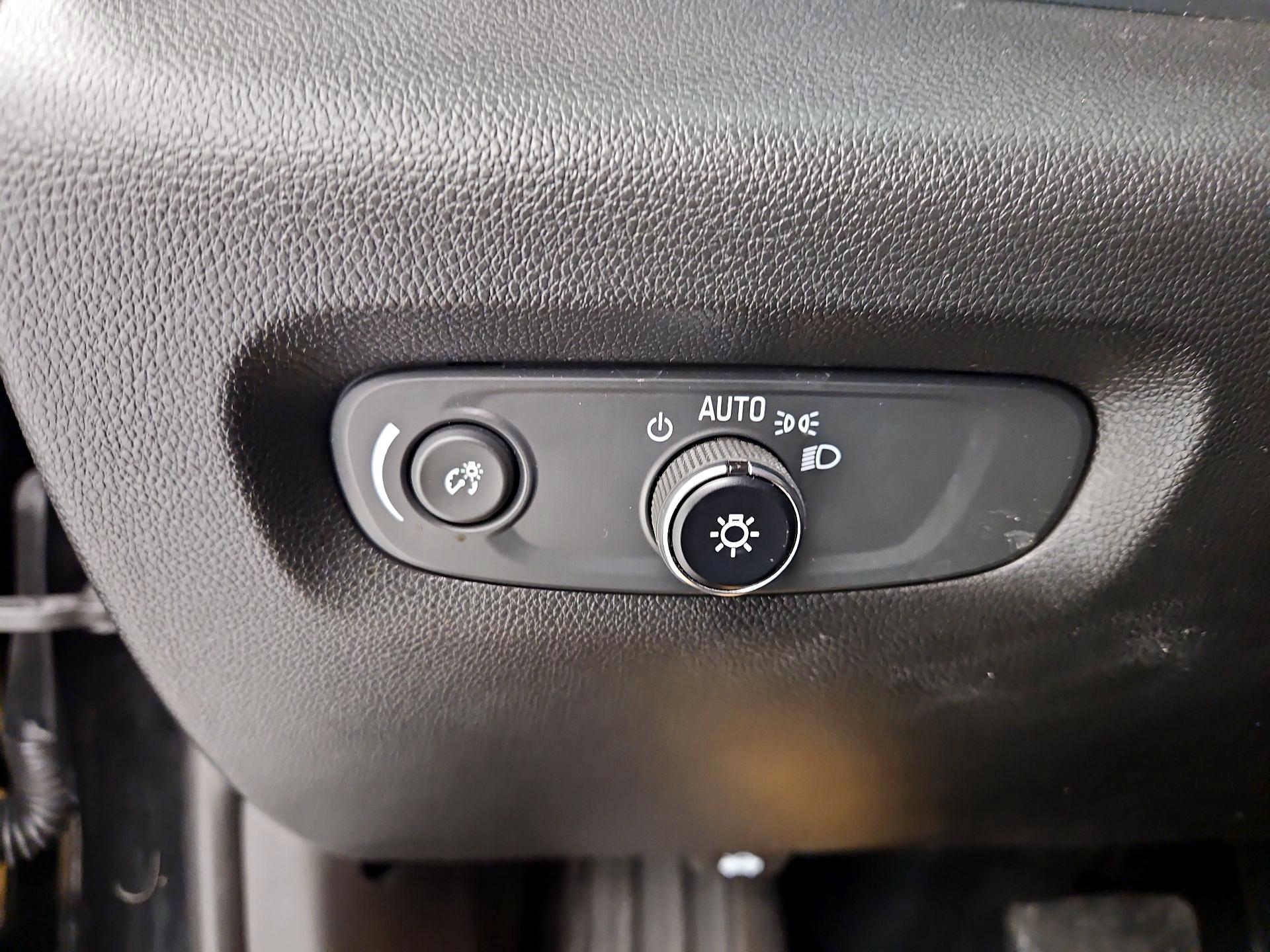 Thumbnail: 2022 Chevrolet Traverse - 13