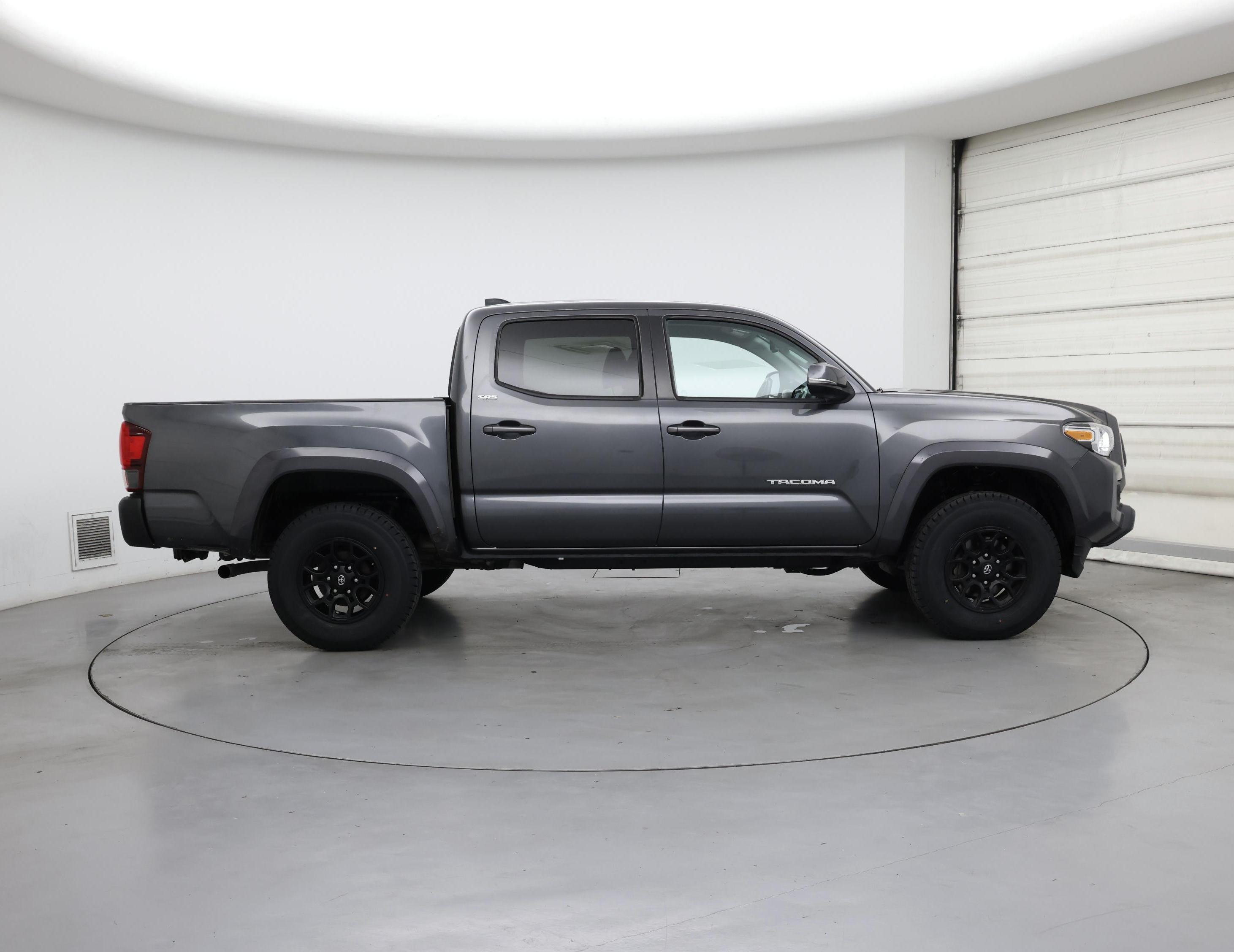 Thumbnail: 2022 Toyota Tacoma - 7