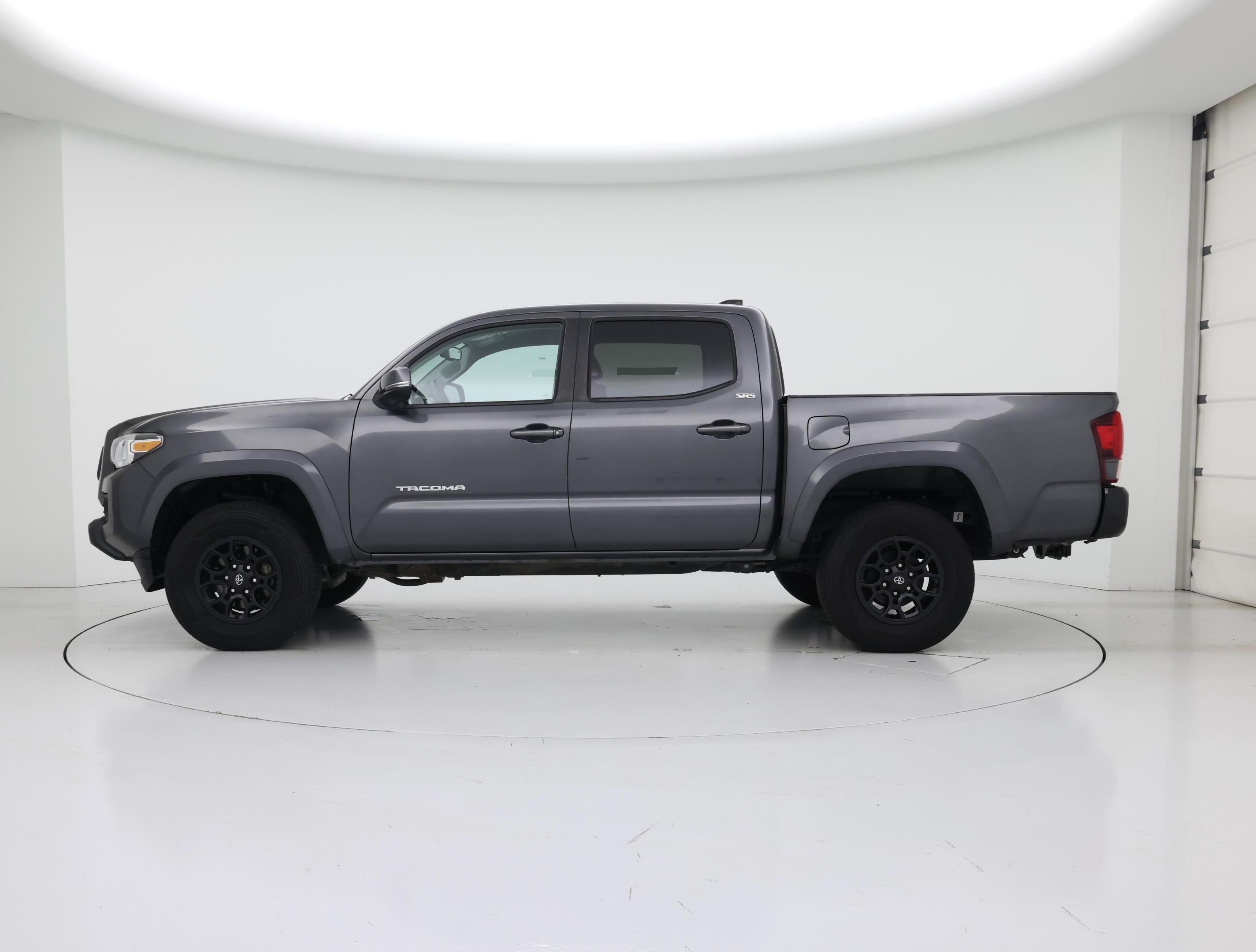Thumbnail: 2022 Toyota Tacoma - 3