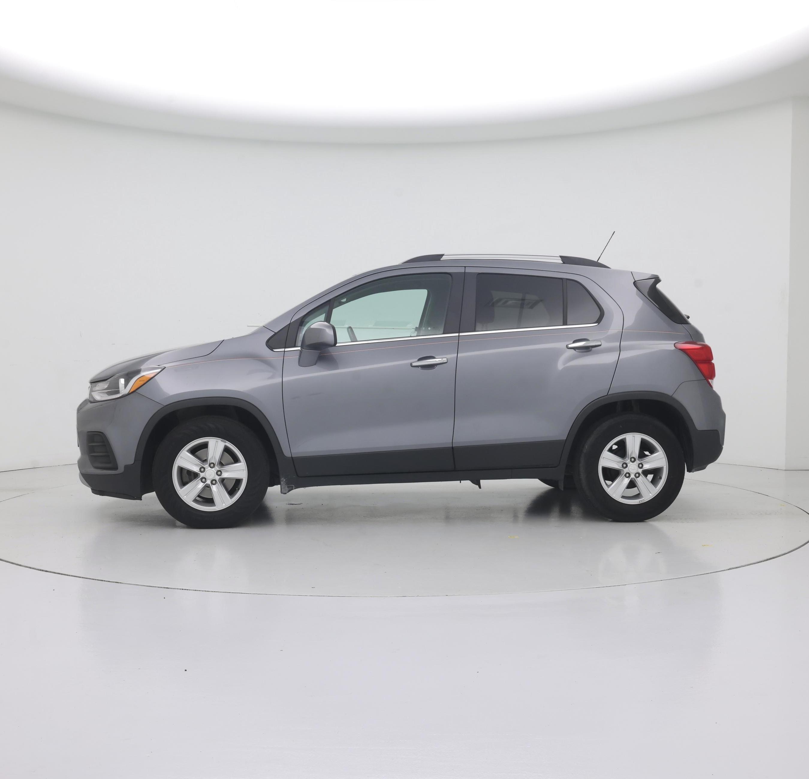 Thumbnail: 2020 Chevrolet Trax - 3