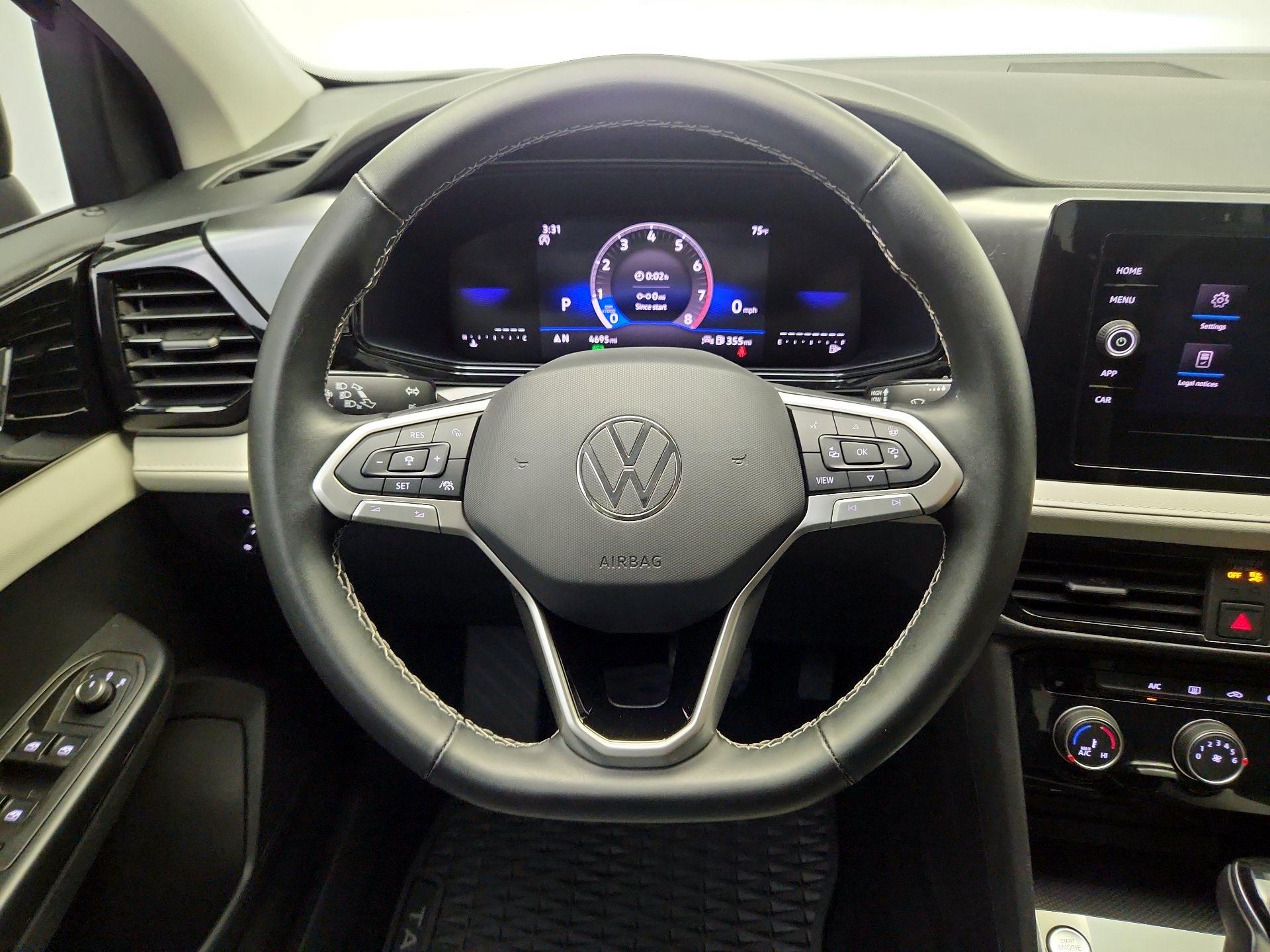 Thumbnail: 2025 Volkswagen Taos - 10