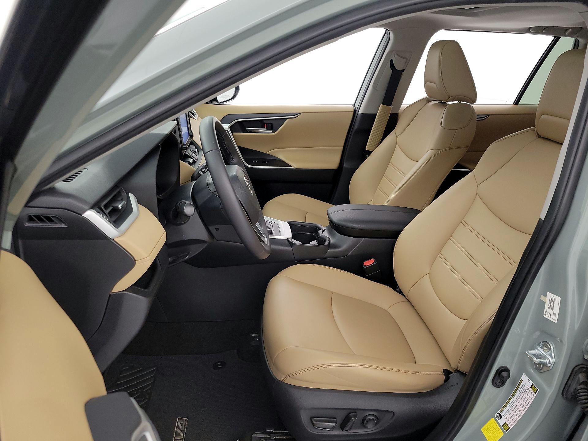 Thumbnail: 2021 Toyota RAV4 - 9