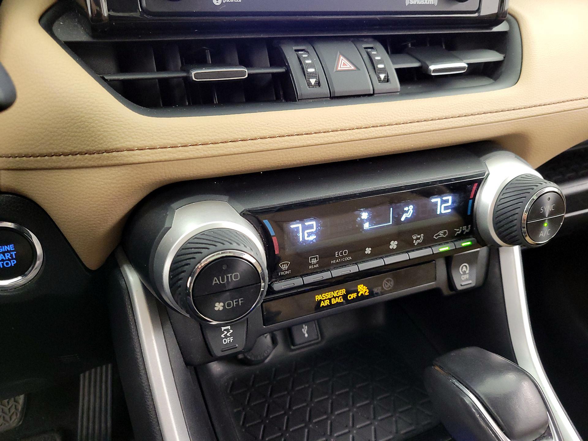 Thumbnail: 2021 Toyota RAV4 - 14