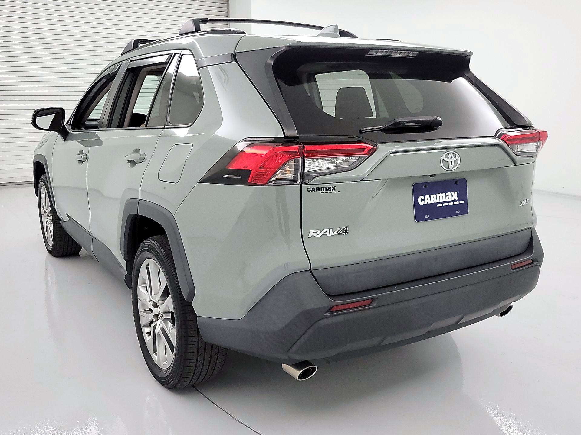 Thumbnail: 2021 Toyota RAV4 - 7