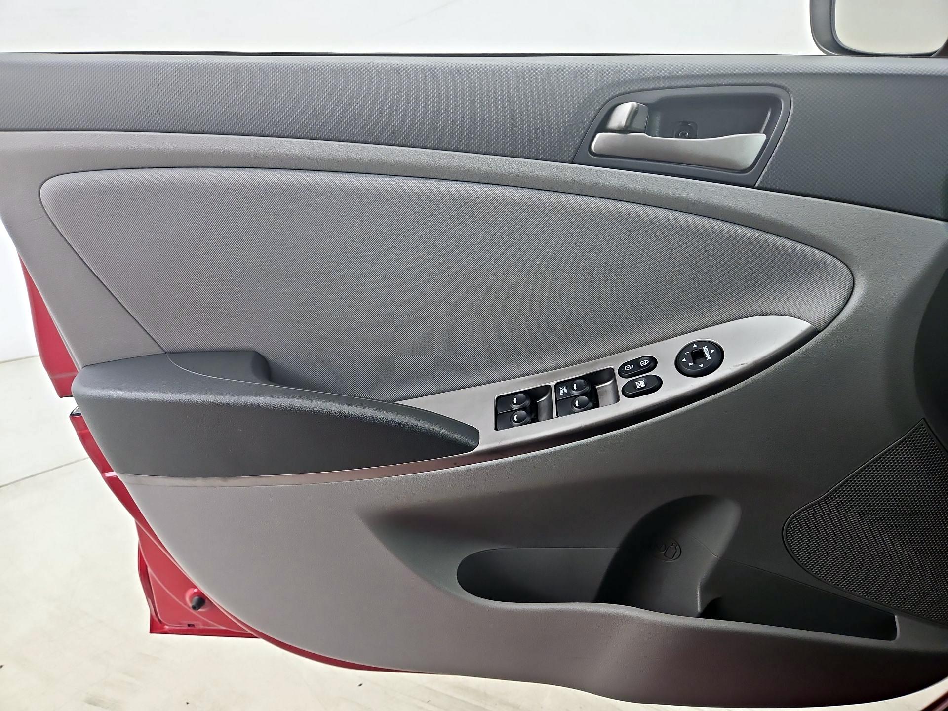Thumbnail: 2017 Hyundai Accent - 12