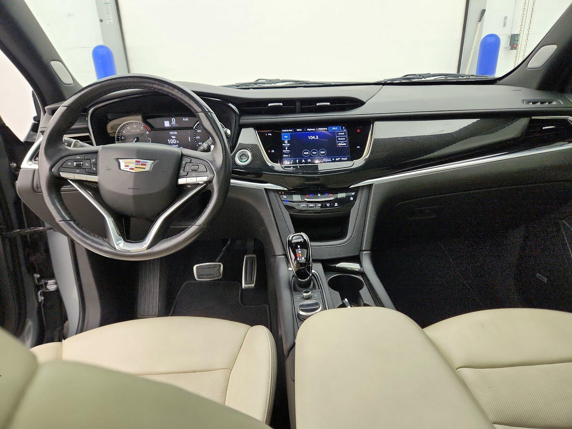 Thumbnail: 2023 Cadillac XT6 - 9