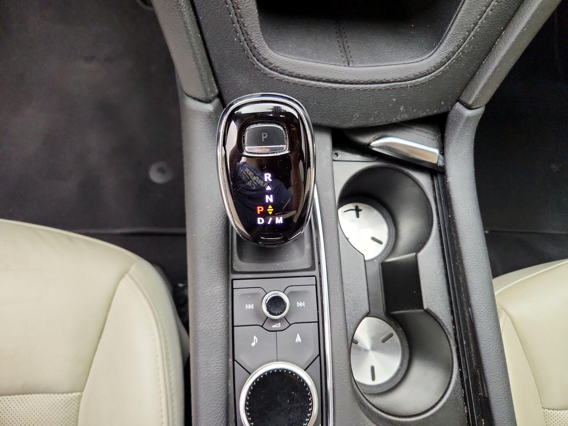 Thumbnail: 2023 Cadillac XT6 - 17