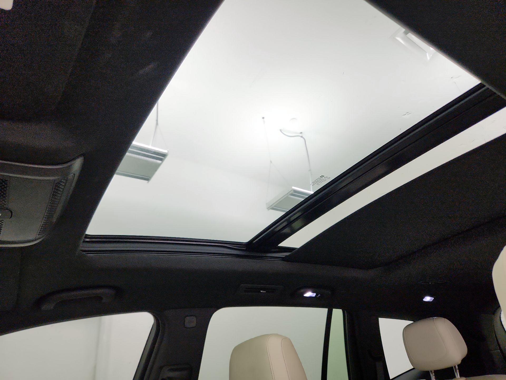 Thumbnail: 2023 Cadillac XT6 - 18