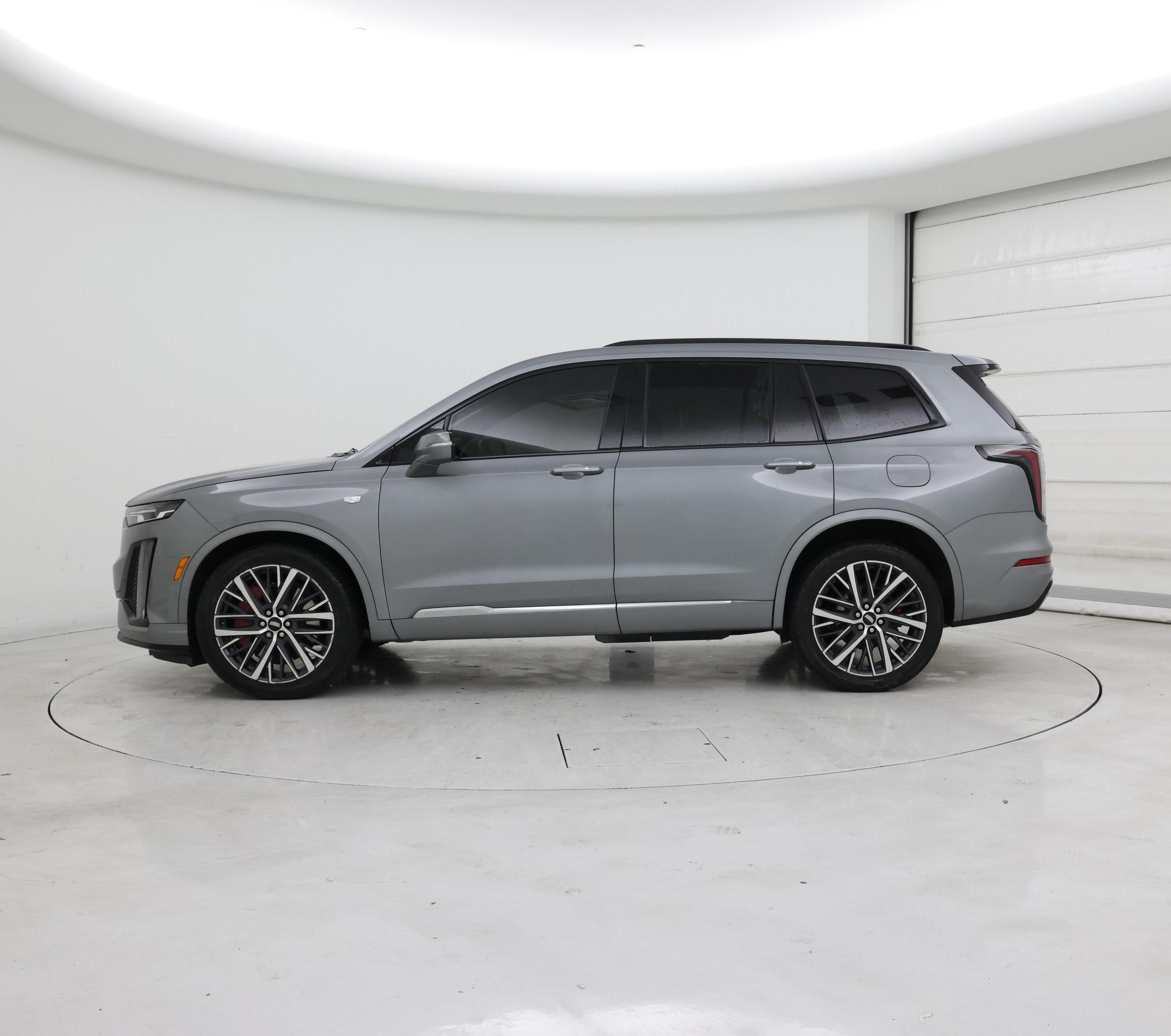 Thumbnail: 2023 Cadillac XT6 - 3