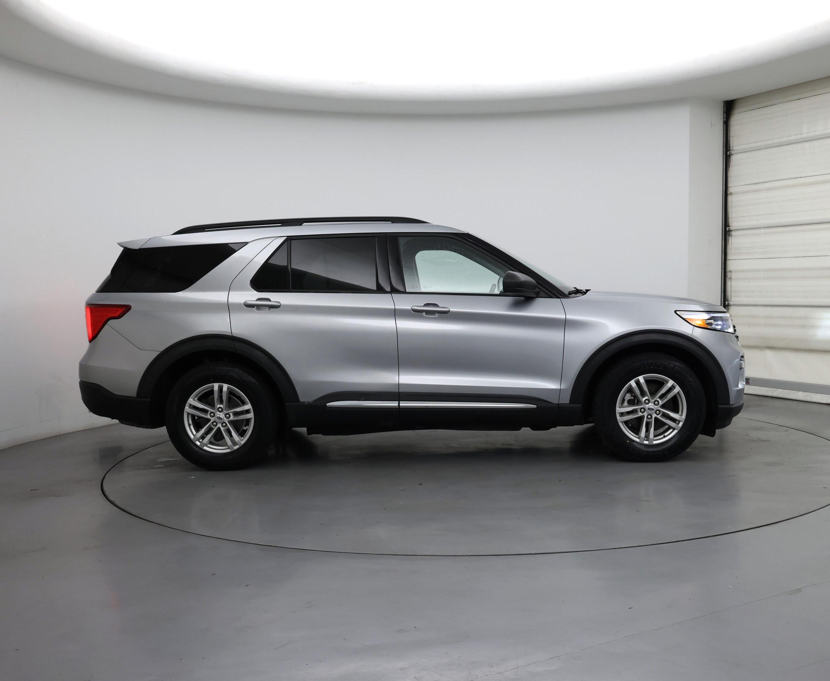 Thumbnail: 2022 Ford Explorer - 7