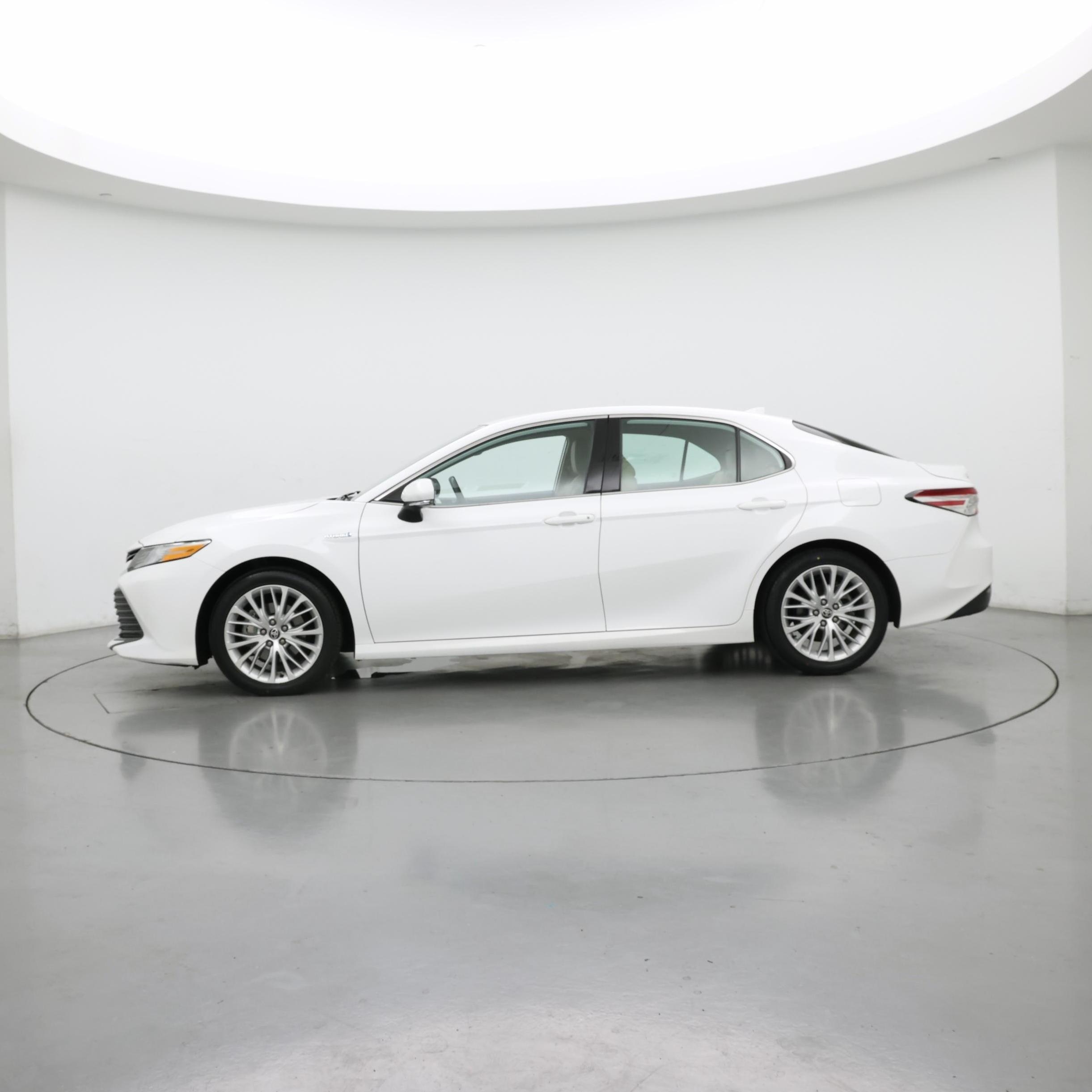 Thumbnail: 2020 Toyota Camry - 3