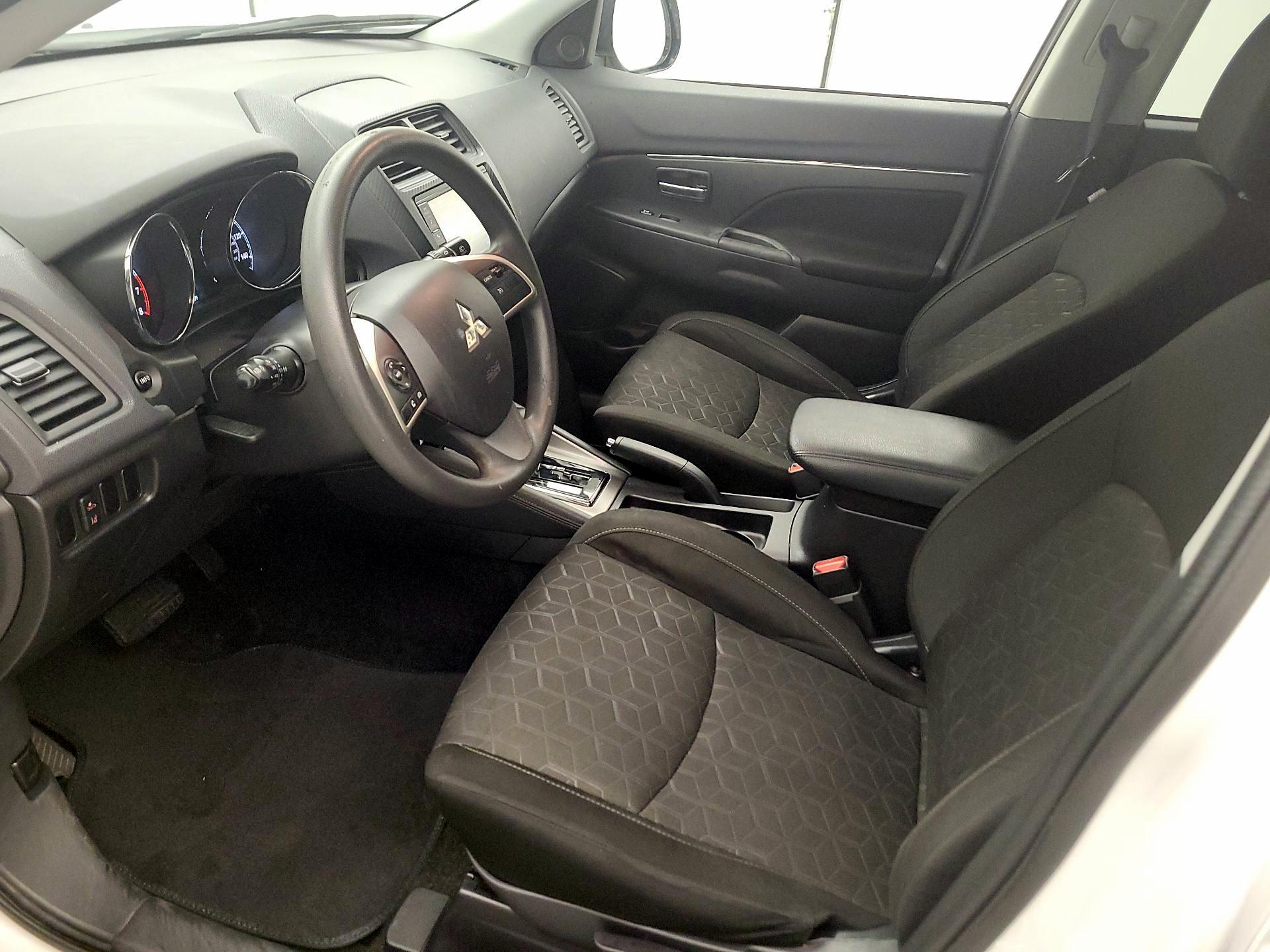 Thumbnail: 2021 Mitsubishi Outlander Sport - 11