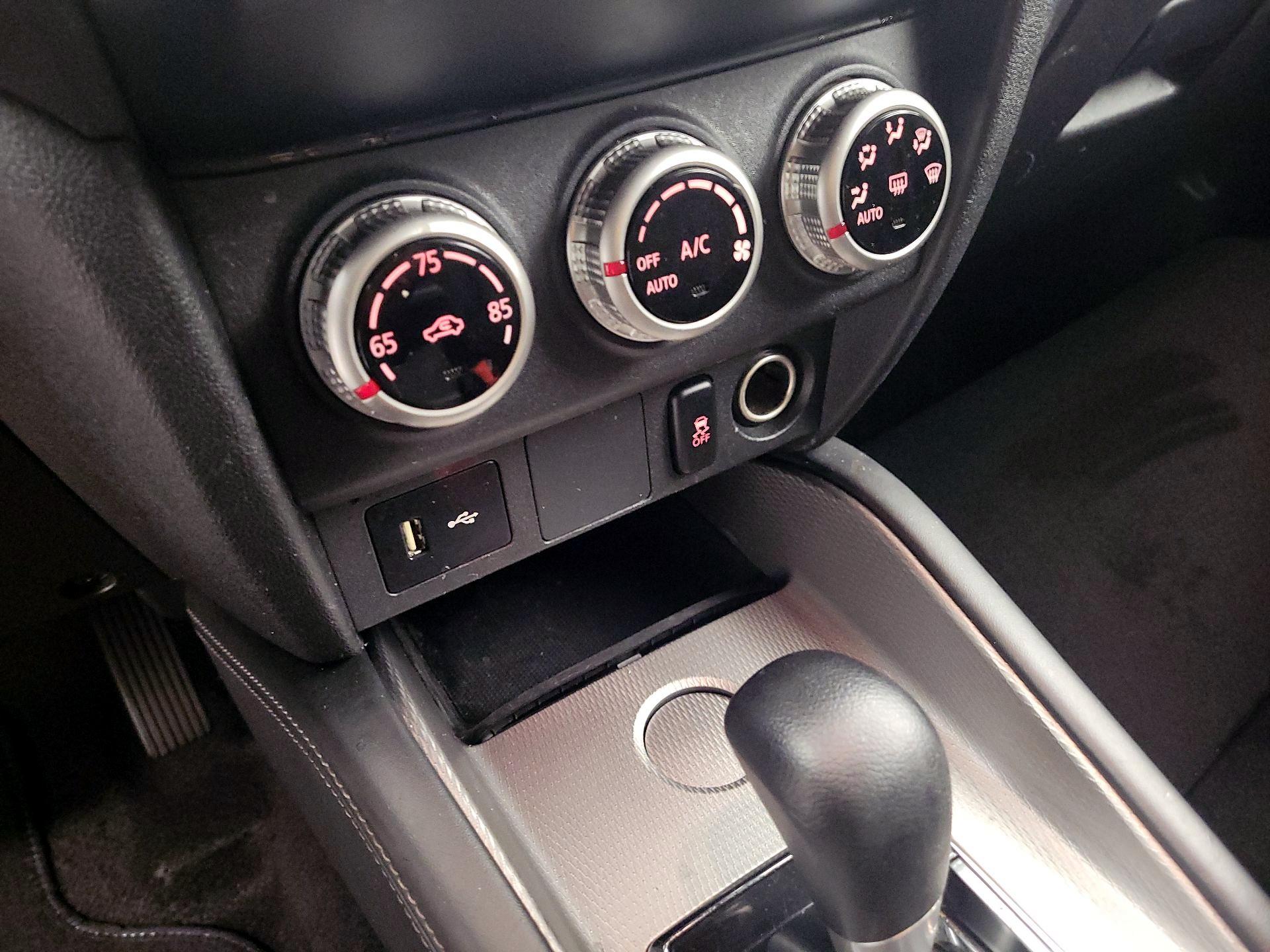 Thumbnail: 2021 Mitsubishi Outlander Sport - 14