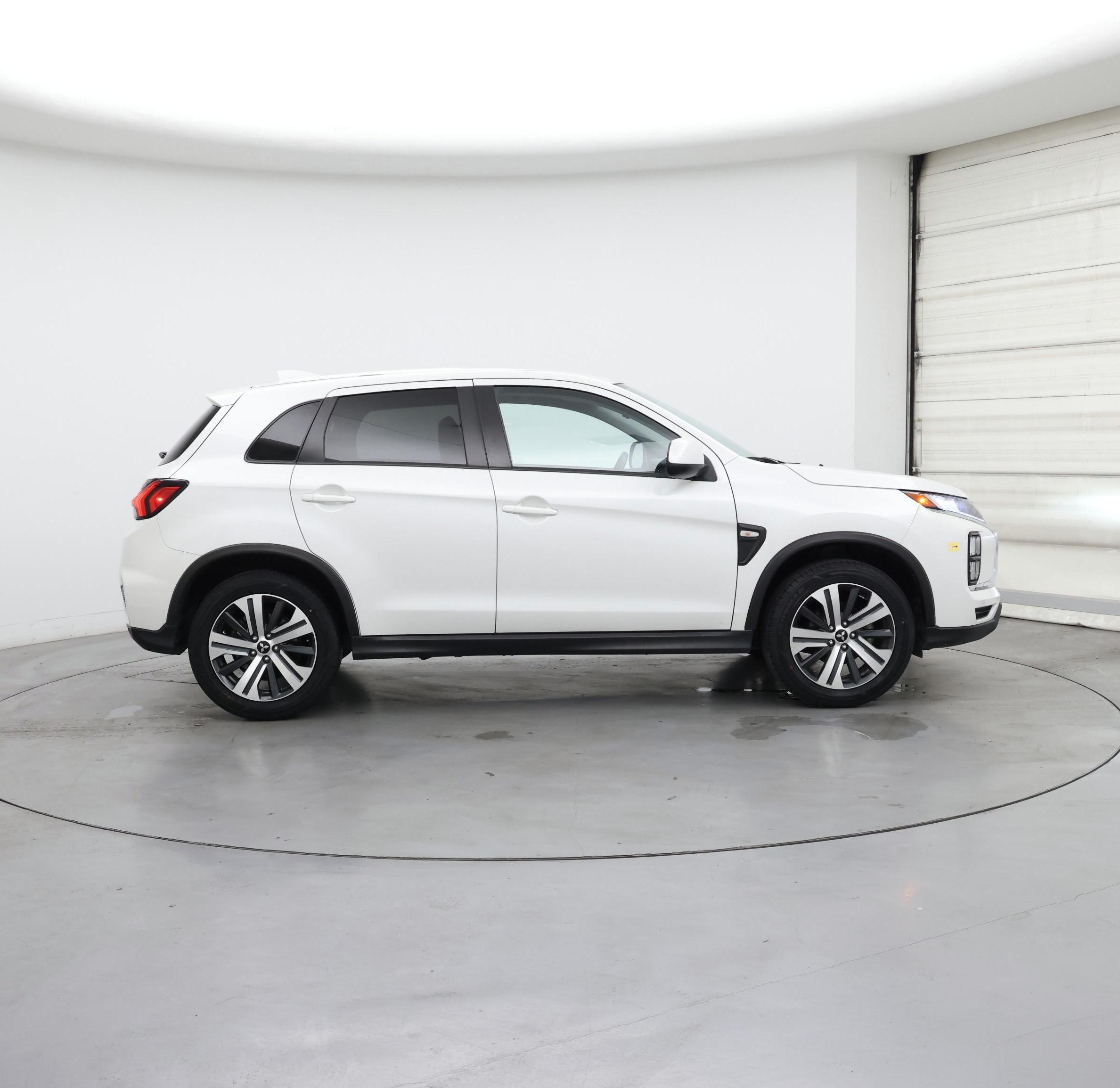 Thumbnail: 2021 Mitsubishi Outlander Sport - 7