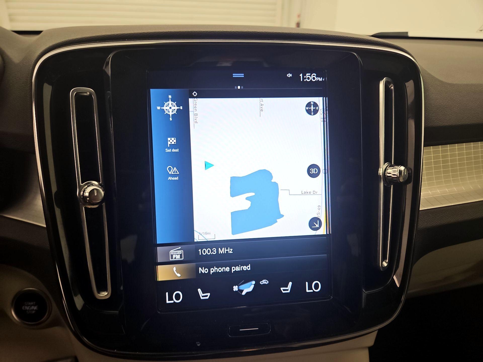 Thumbnail: 2022 Volvo XC40 - 14
