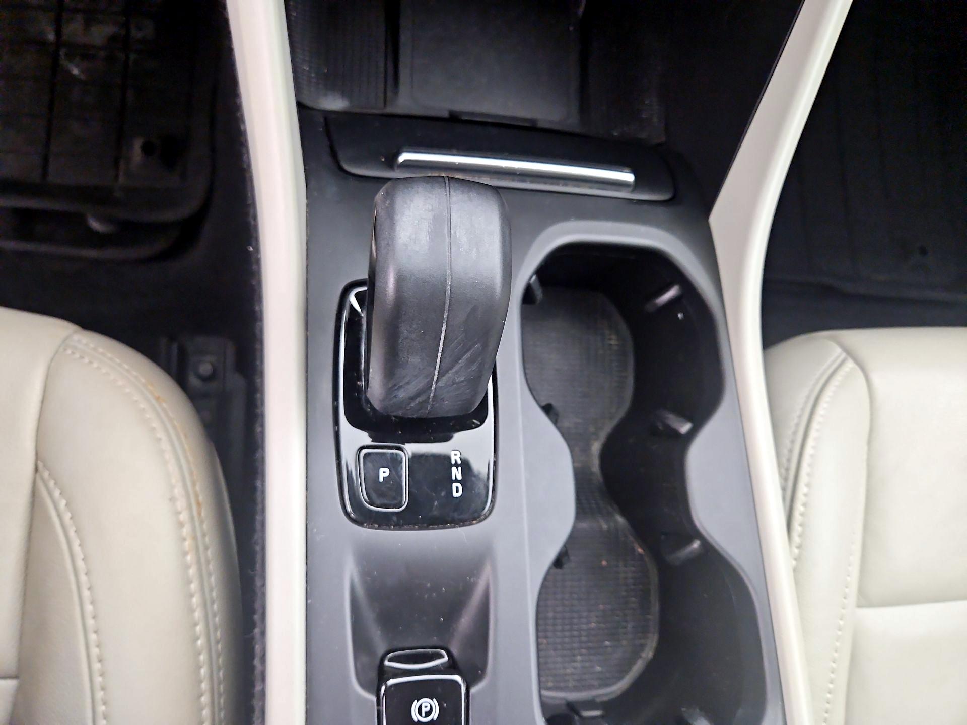 Thumbnail: 2022 Volvo XC40 - 18