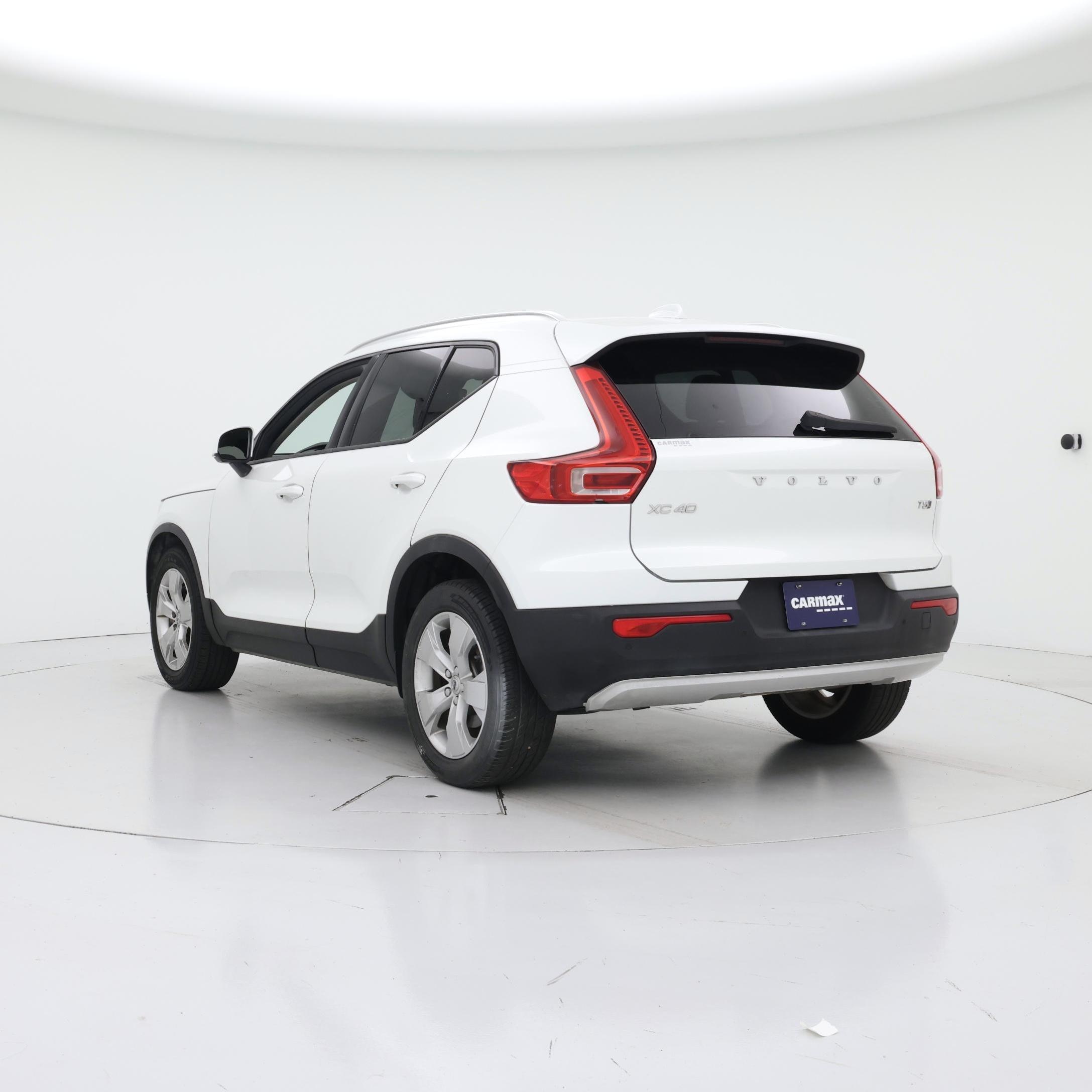 Thumbnail: 2022 Volvo XC40 - 2