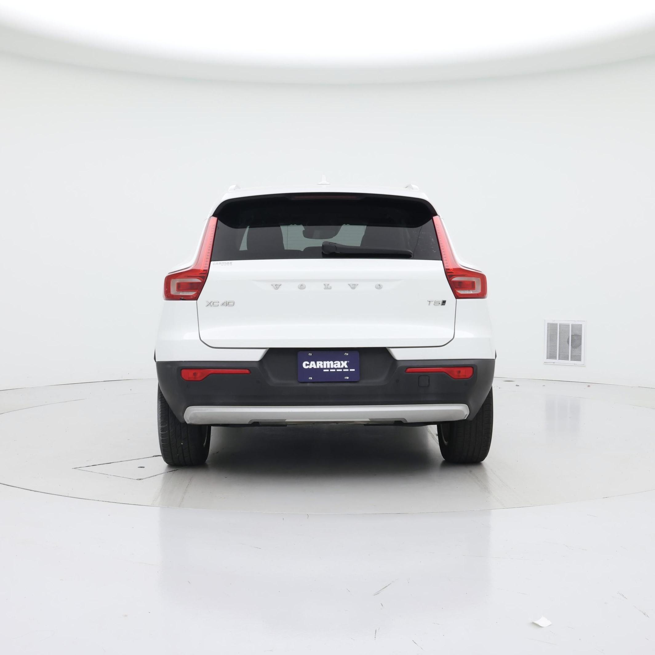 Thumbnail: 2022 Volvo XC40 - 6