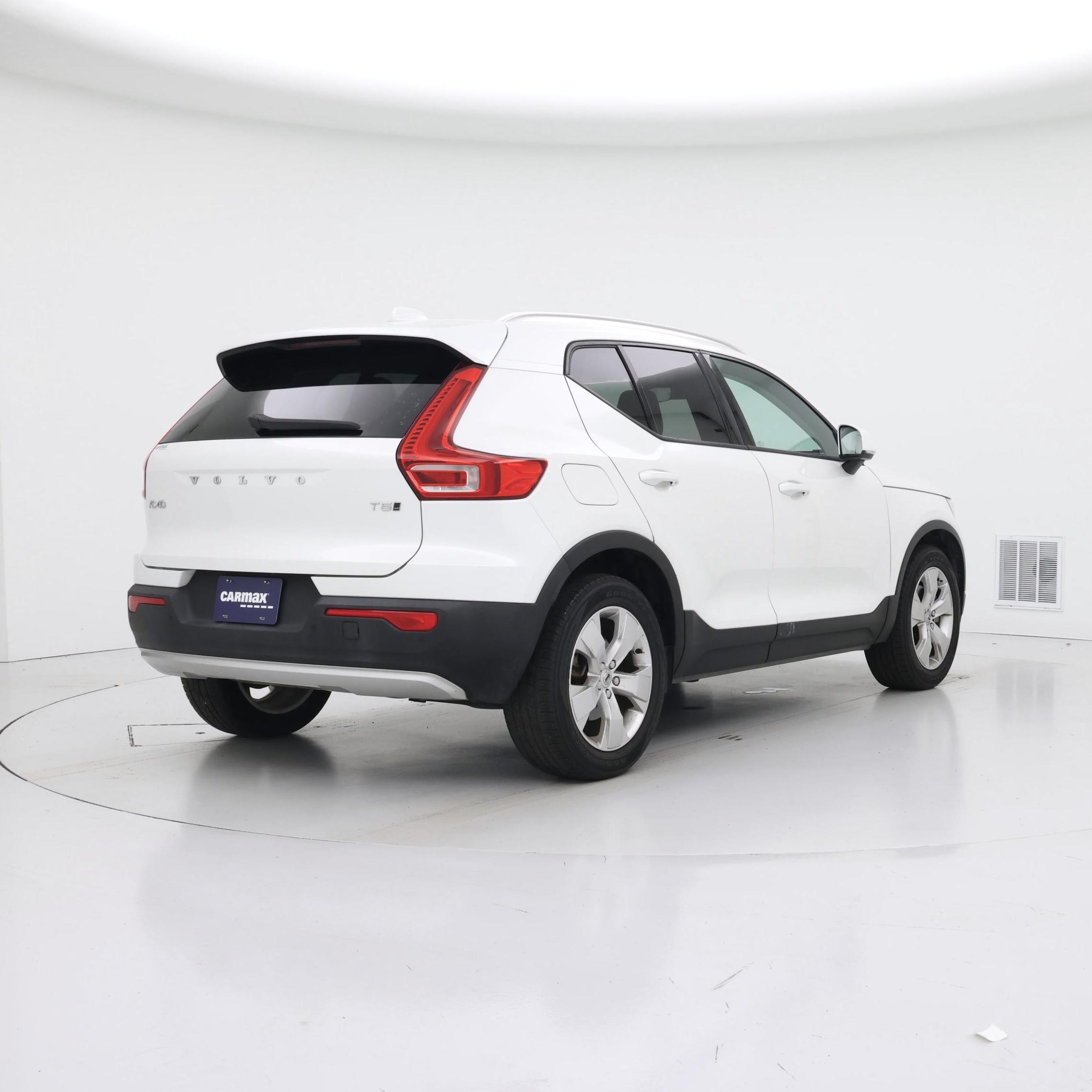 Thumbnail: 2022 Volvo XC40 - 8