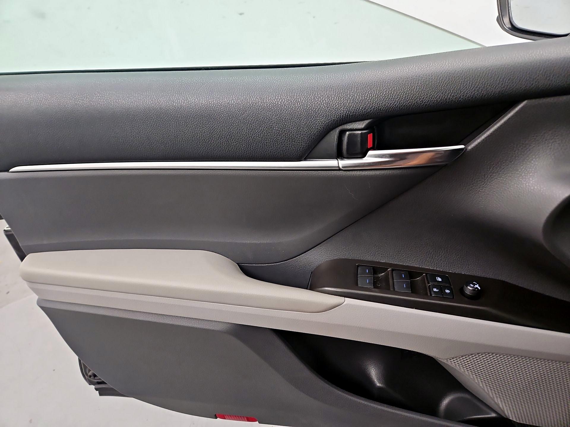 Thumbnail: 2021 Toyota Camry - 12