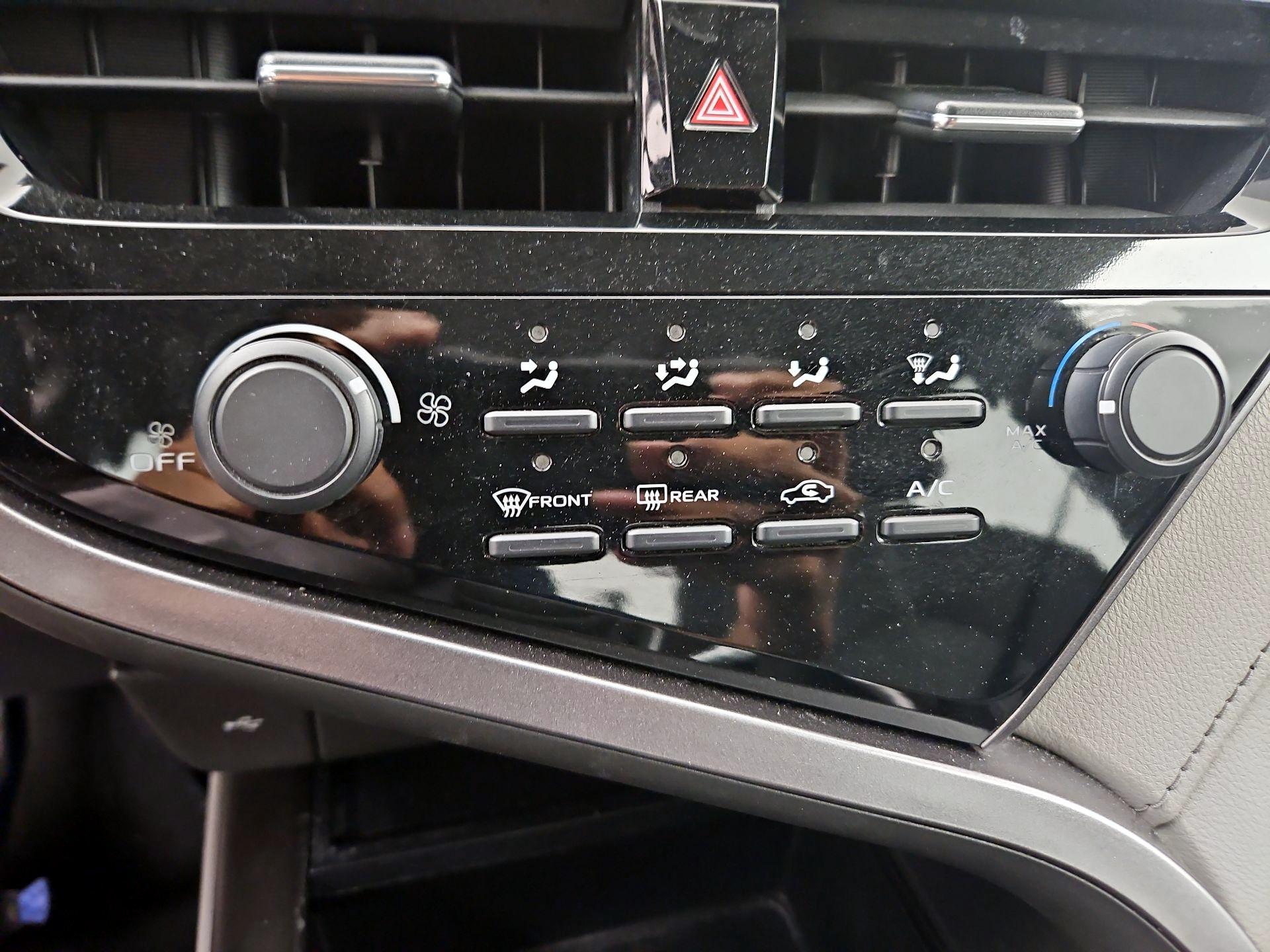Thumbnail: 2021 Toyota Camry - 16