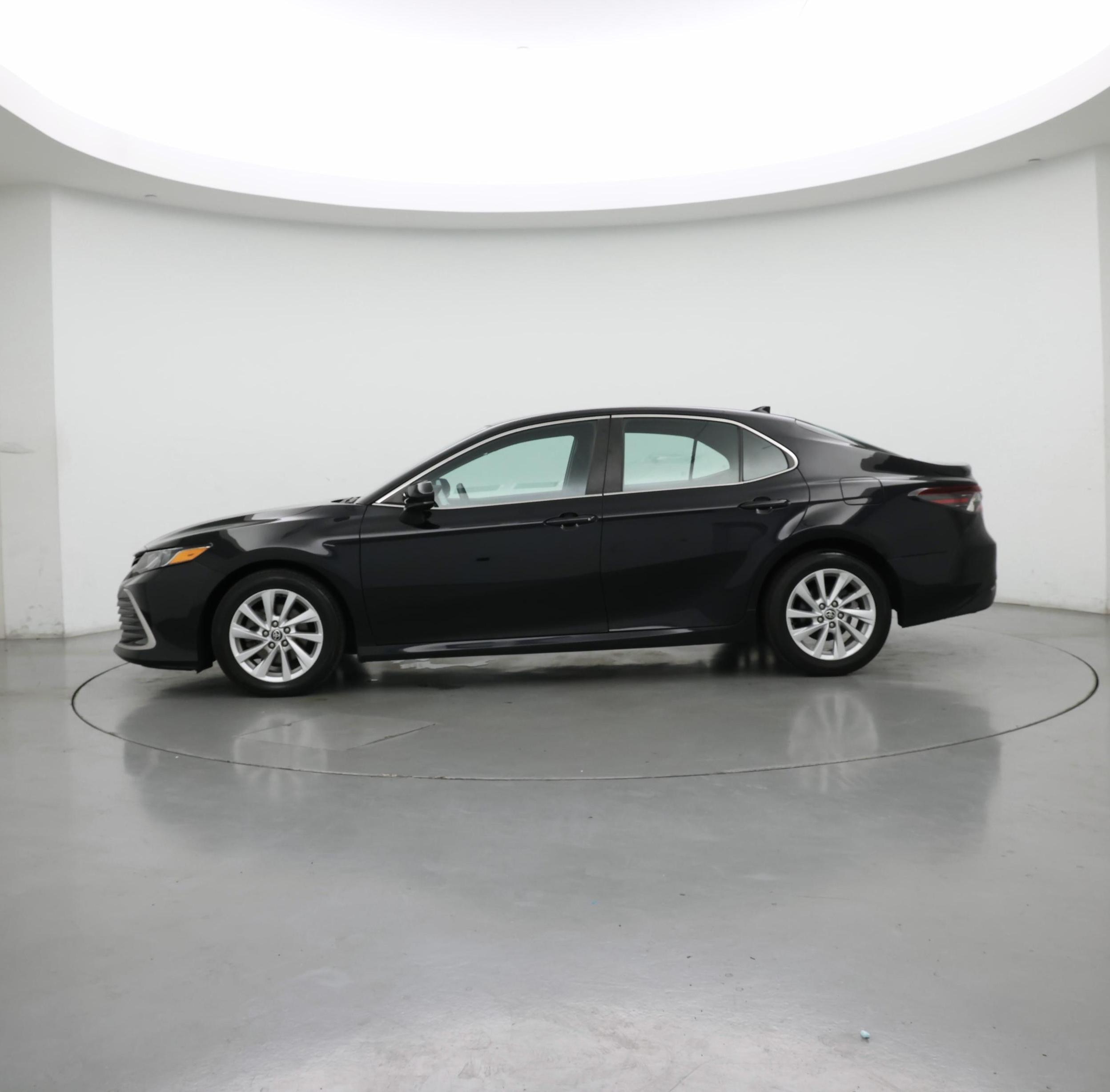 Thumbnail: 2021 Toyota Camry - 3