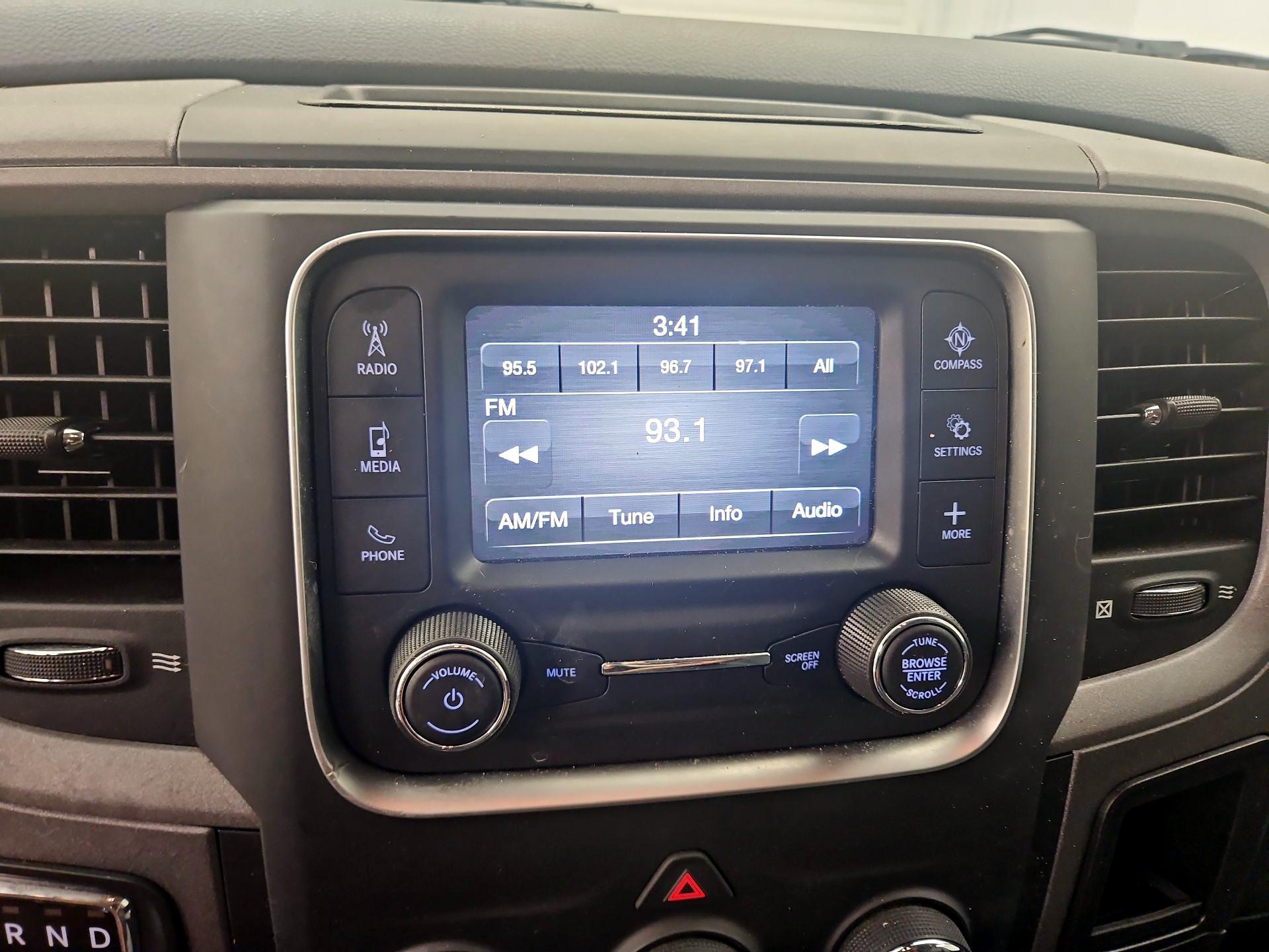 Thumbnail: 2022 RAM 1500 Classic - 15