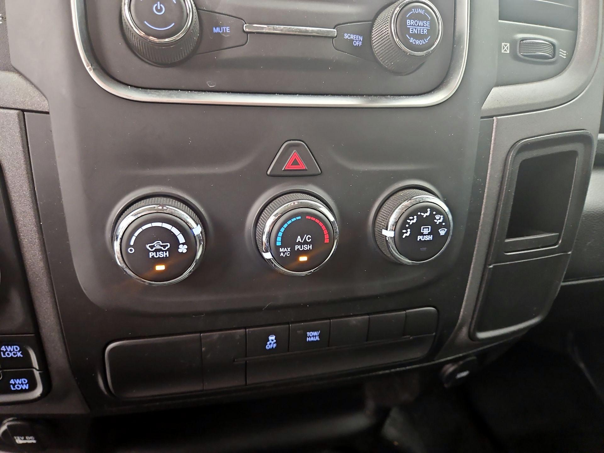 Thumbnail: 2022 RAM 1500 Classic - 16