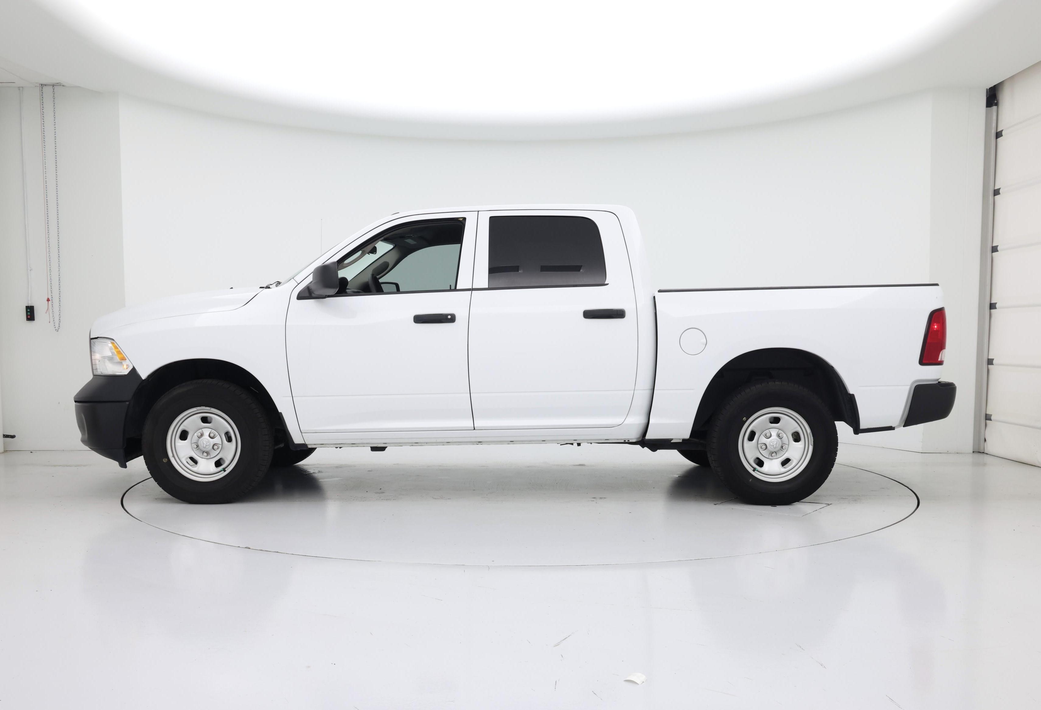Thumbnail: 2022 RAM 1500 Classic - 3