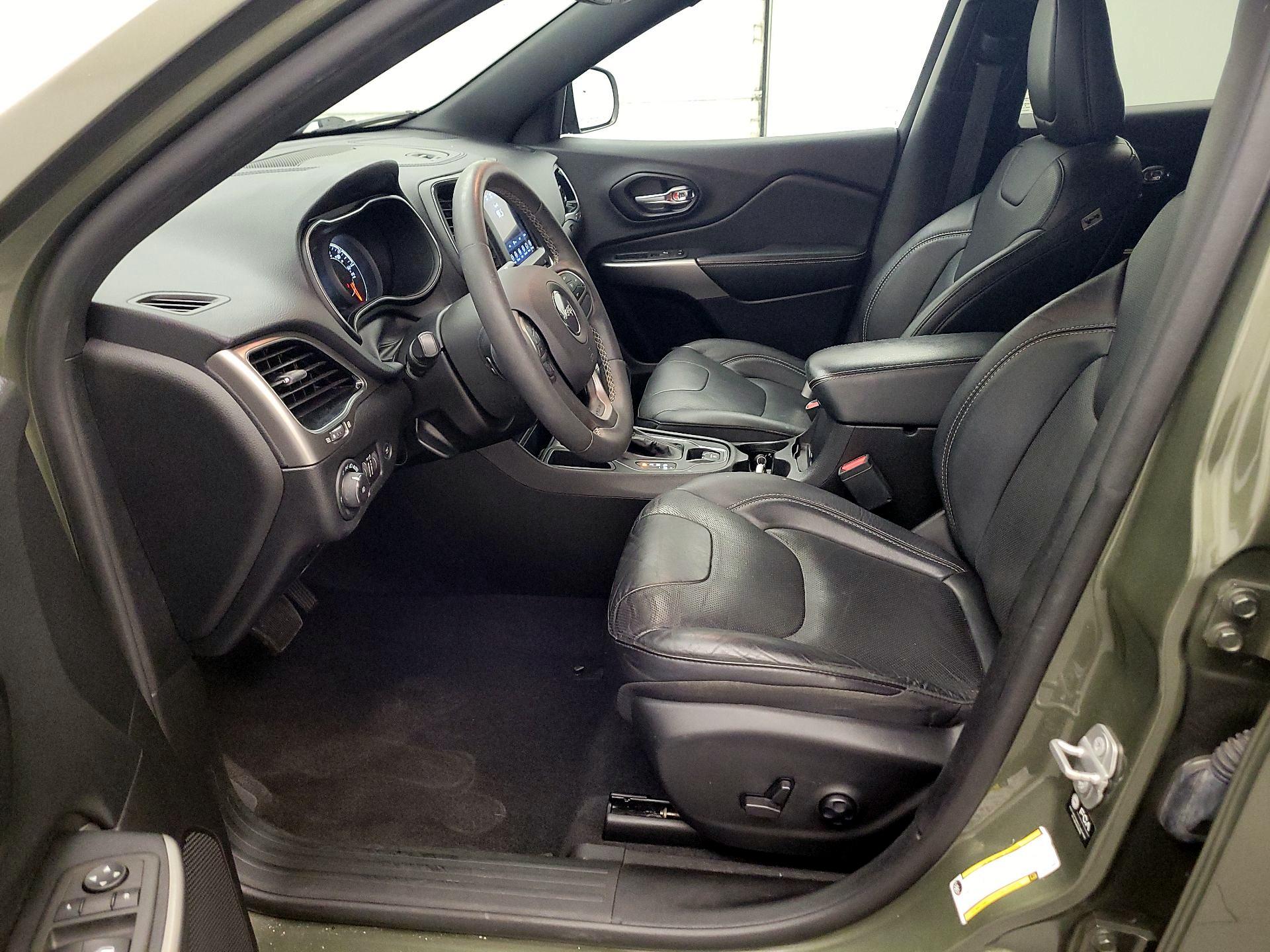 Thumbnail: 2021 Jeep Cherokee - 11