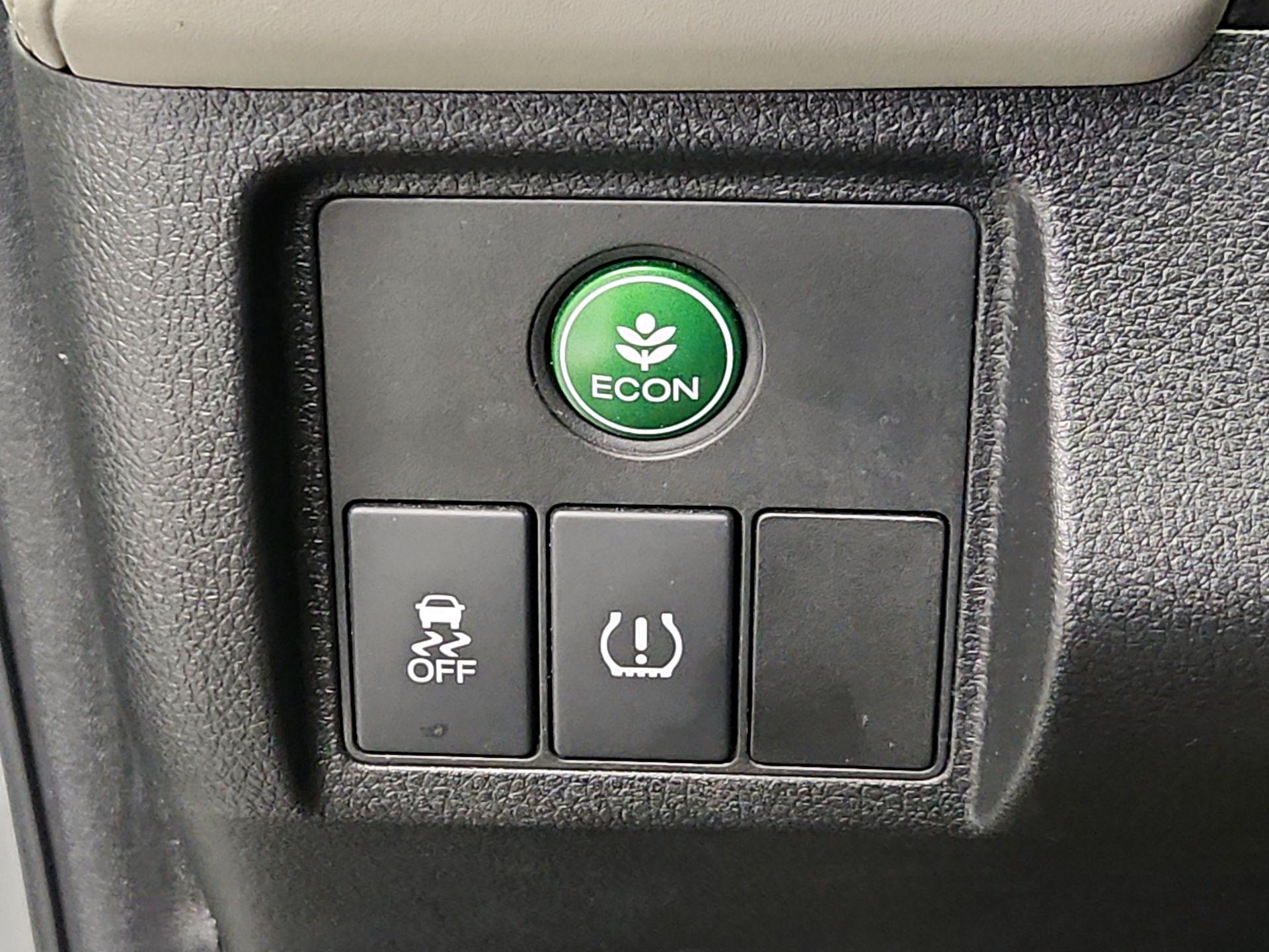 Thumbnail: 2016 Honda HR-V - 13
