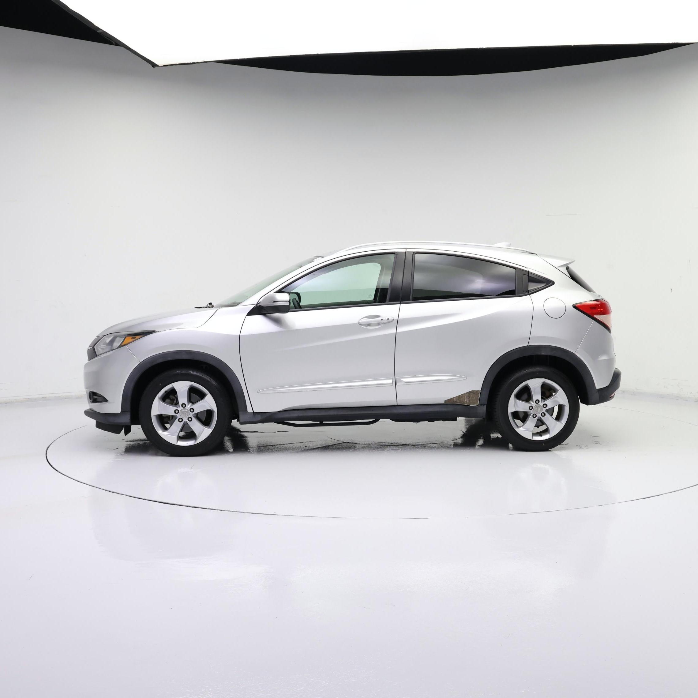 Thumbnail: 2016 Honda HR-V - 3