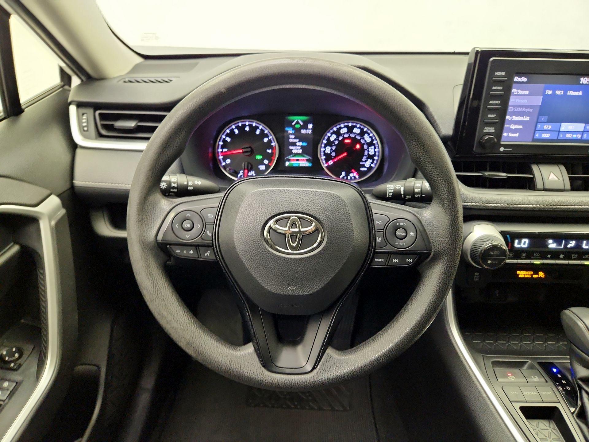 Thumbnail: 2020 Toyota RAV4 - 10