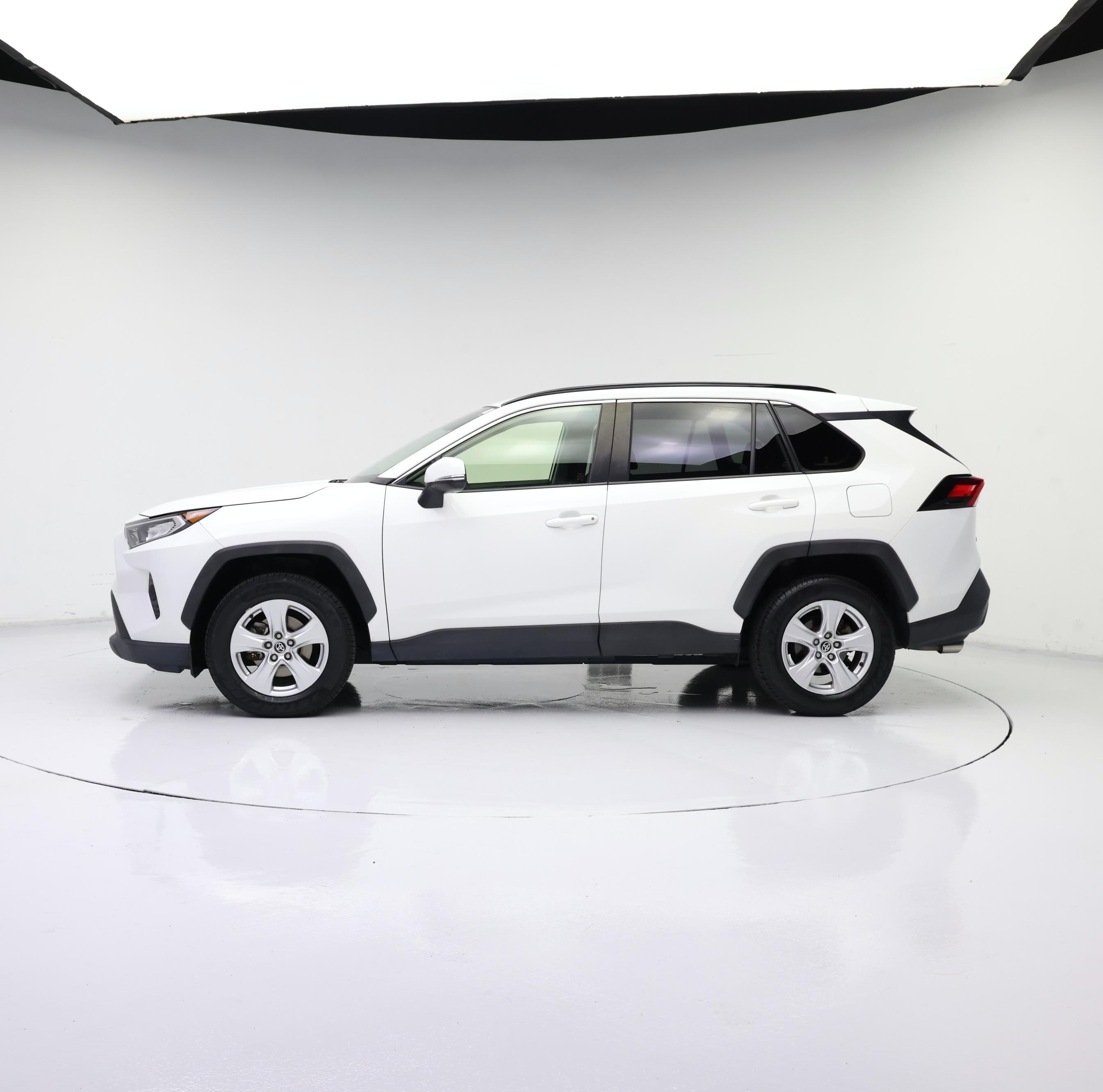 Thumbnail: 2020 Toyota RAV4 - 3