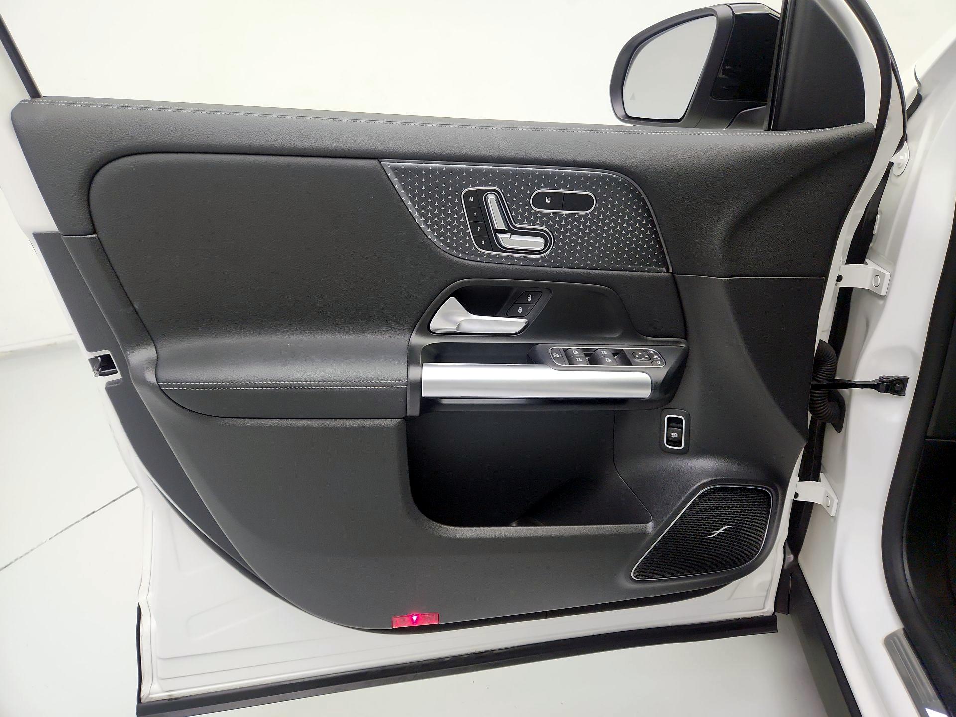 Thumbnail: 2025 Mercedes-Benz GLA - 12