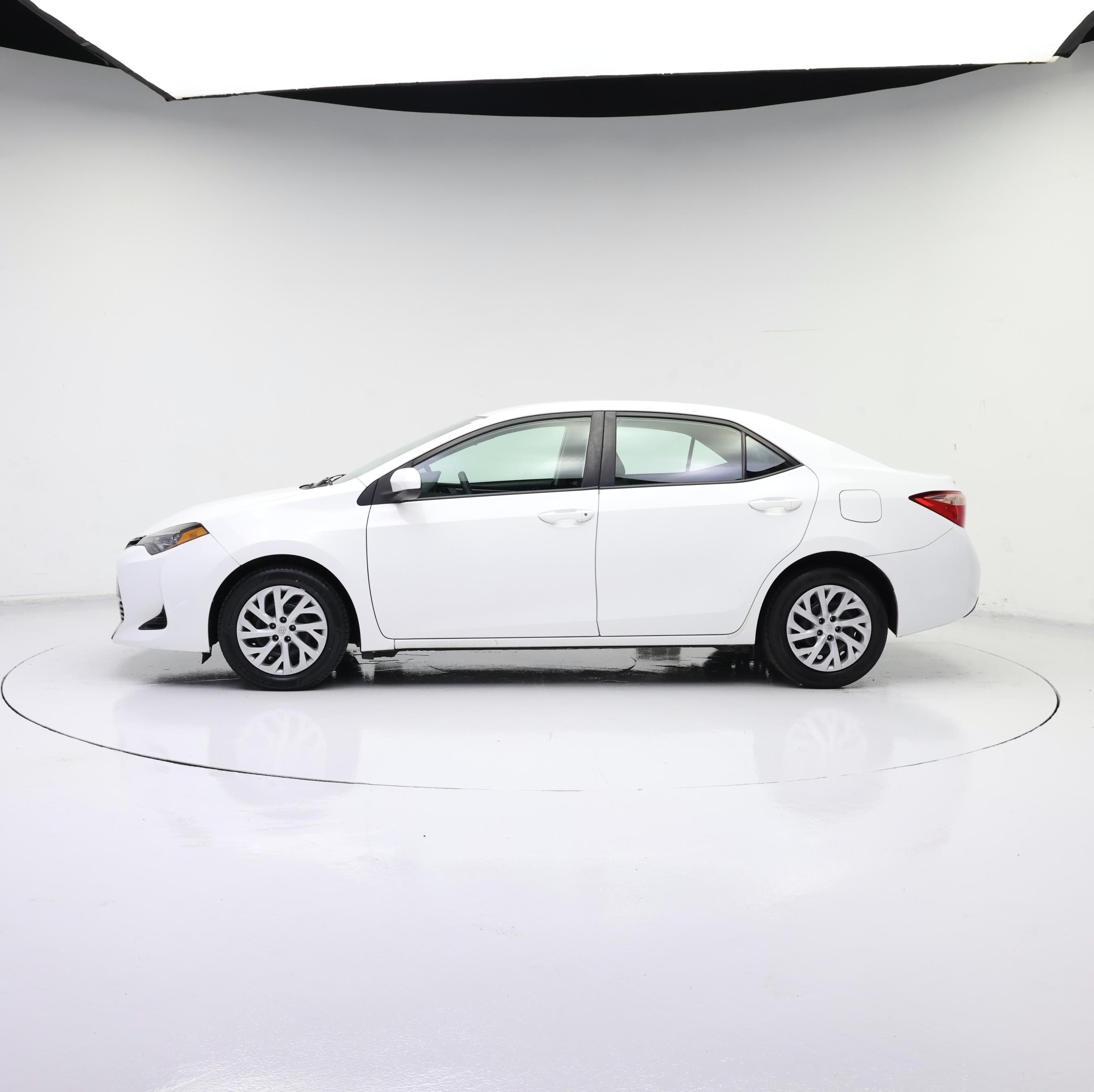 Thumbnail: 2019 Toyota Corolla - 3