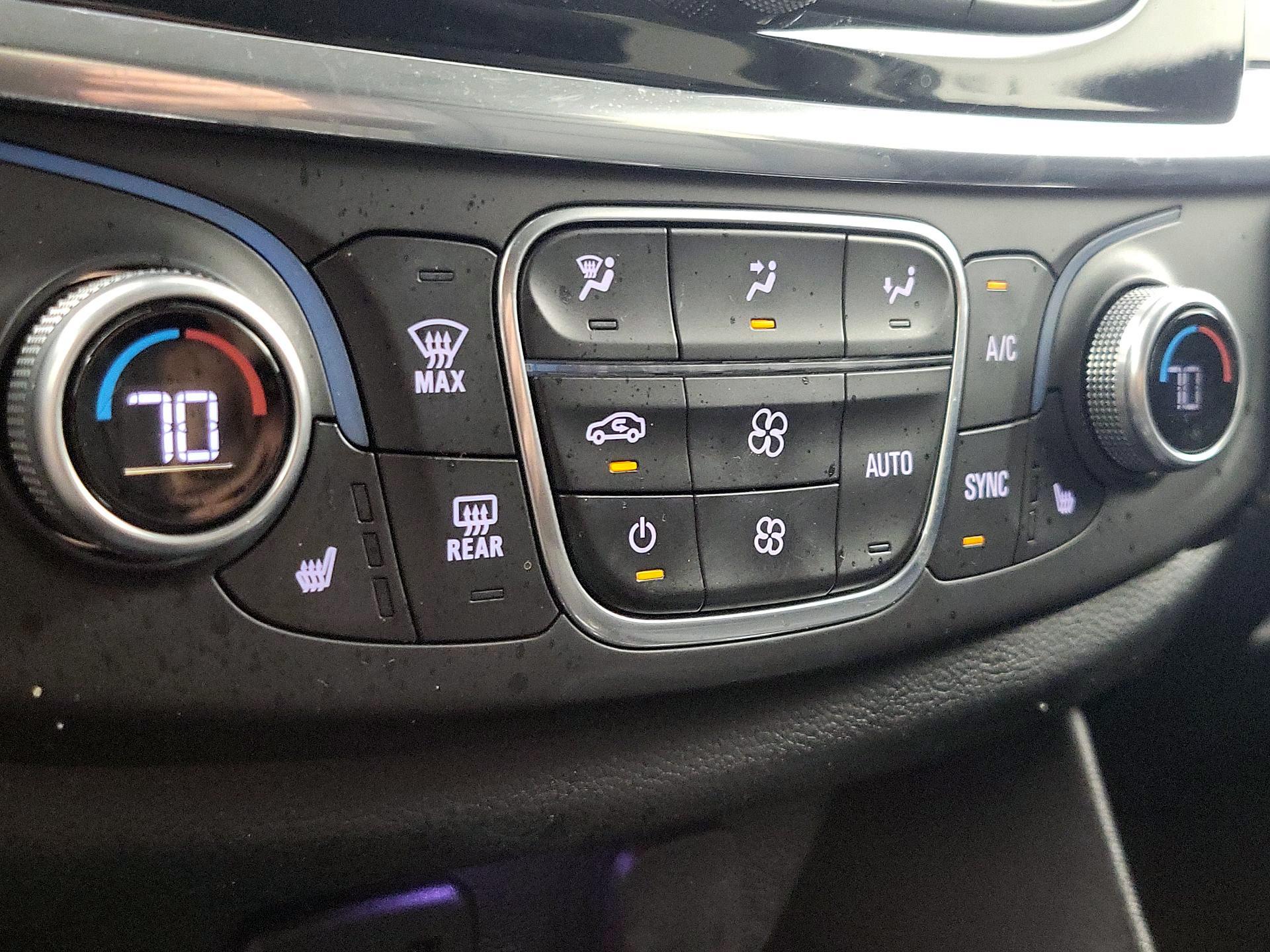 Thumbnail: 2018 Chevrolet Traverse - 15