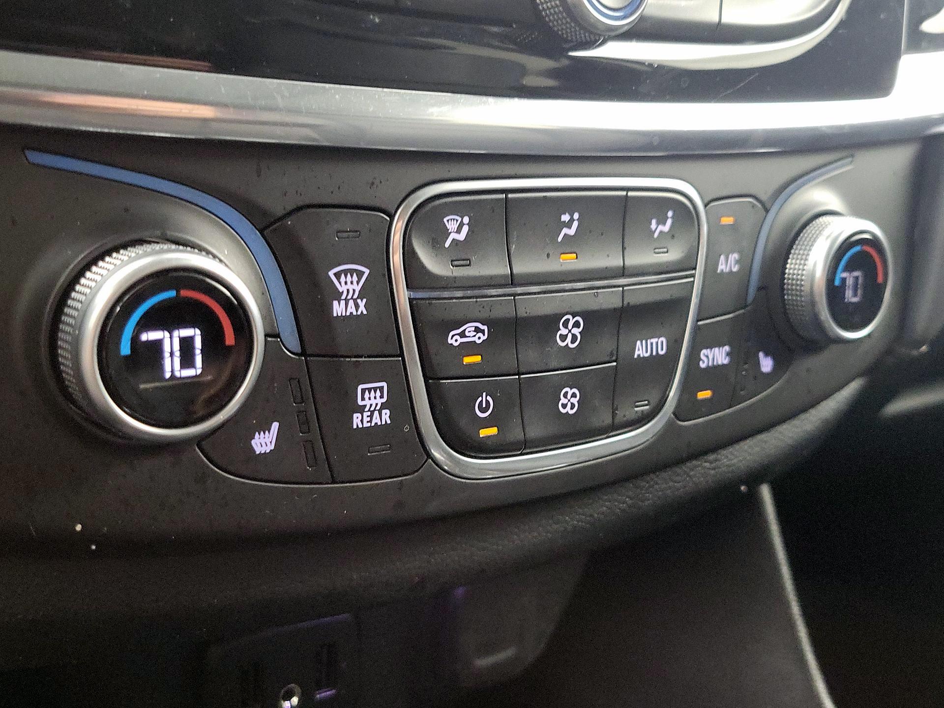 Thumbnail: 2018 Chevrolet Traverse - 17