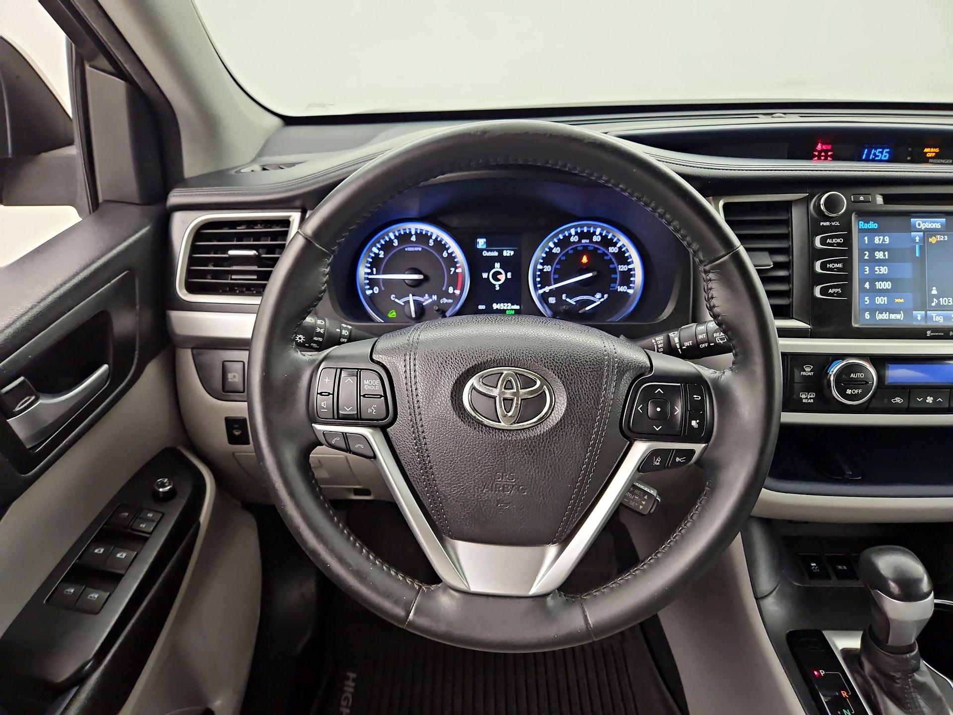 Thumbnail: 2017 Toyota Highlander - 10