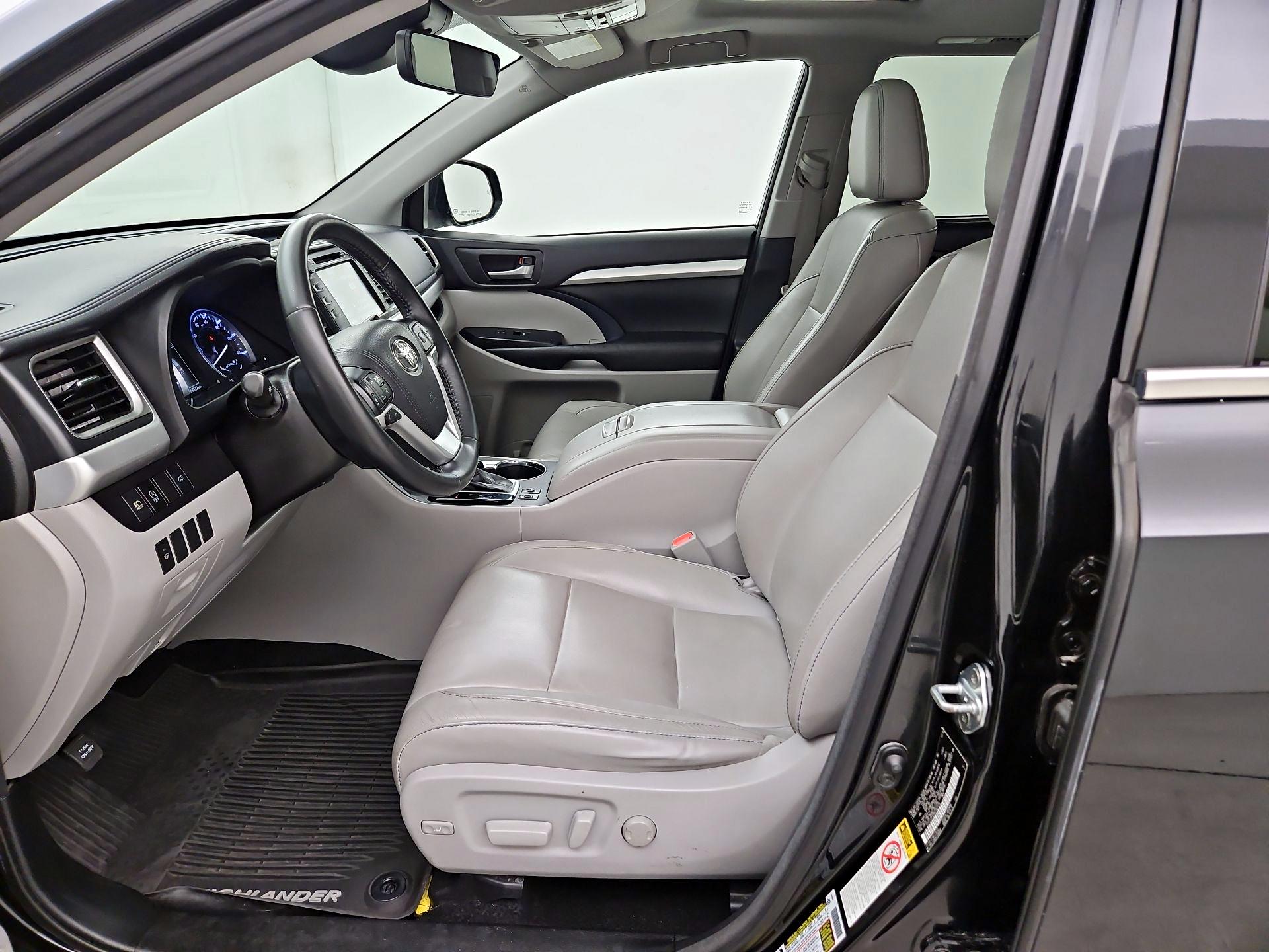 Thumbnail: 2017 Toyota Highlander - 11