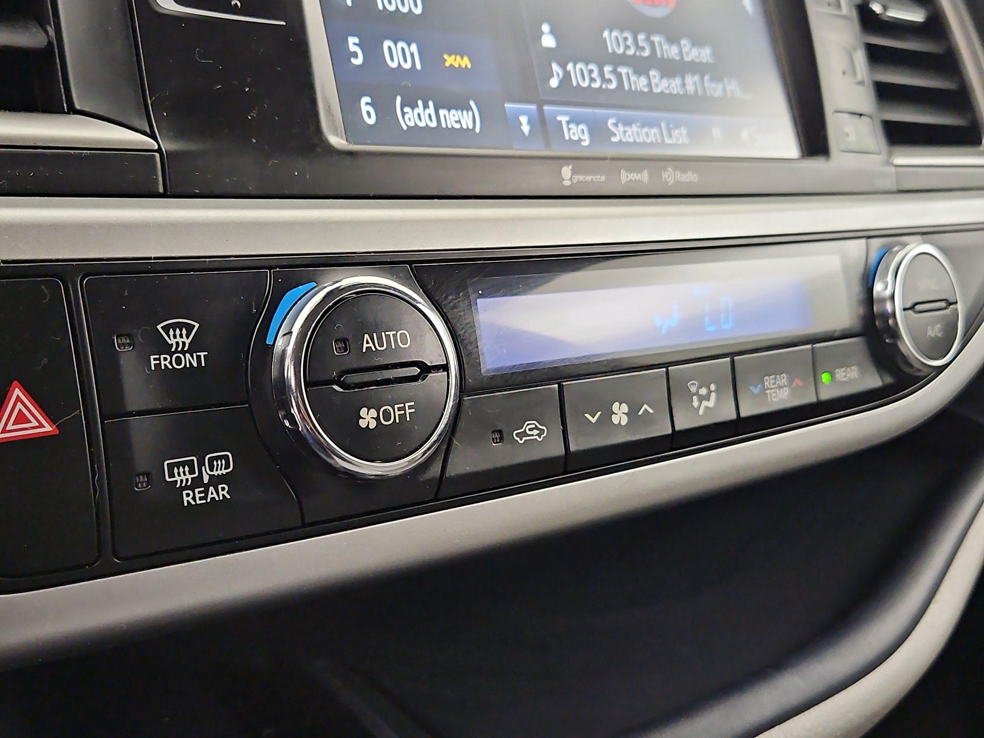 Thumbnail: 2017 Toyota Highlander - 16