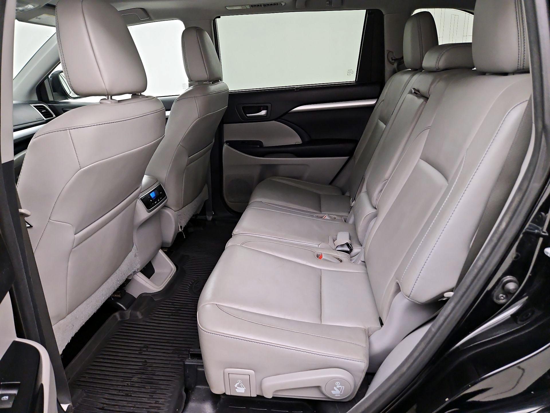 Thumbnail: 2017 Toyota Highlander - 20